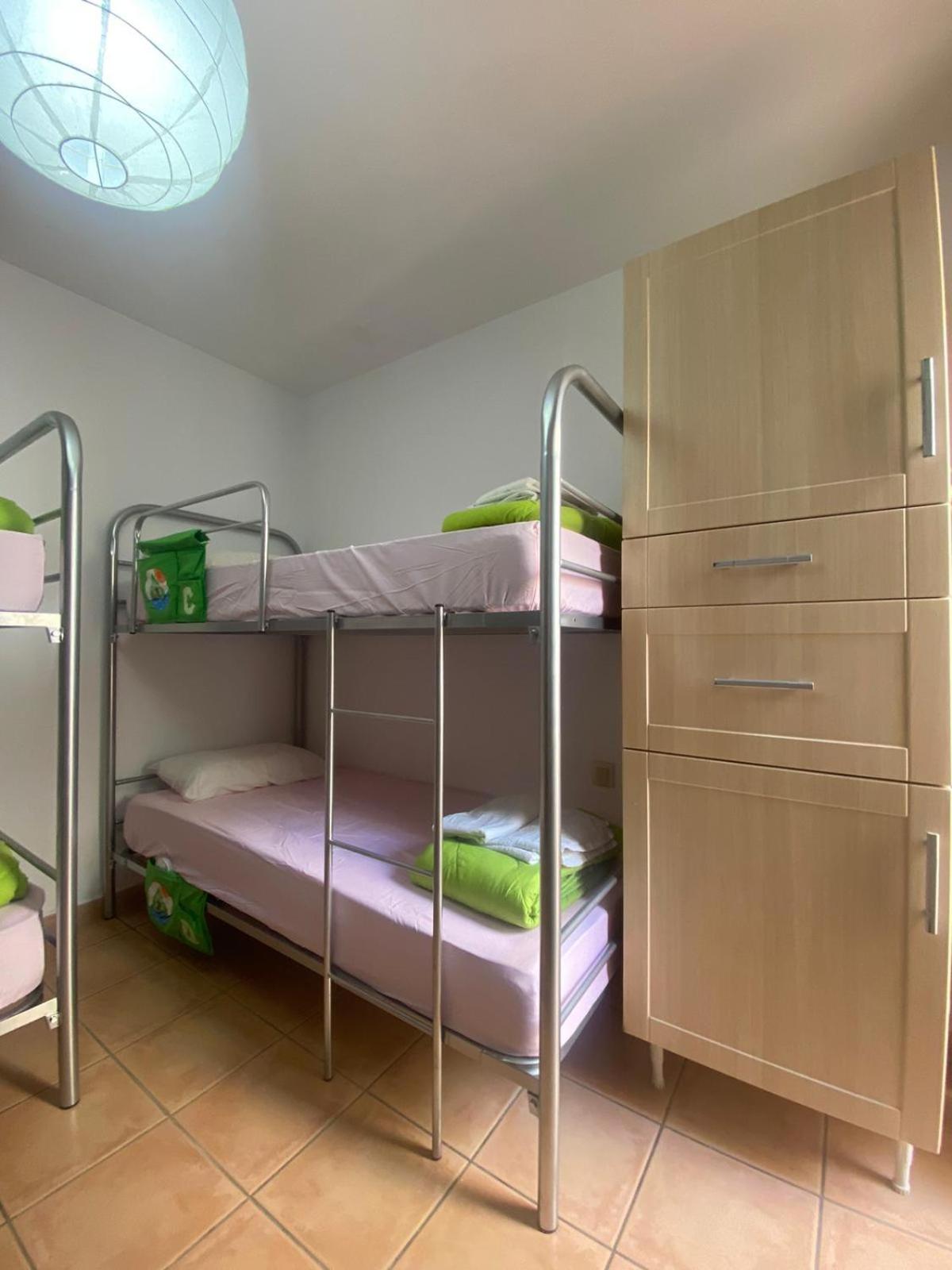 Bed in 4-Bed Mixed Dormitory Room photo 2