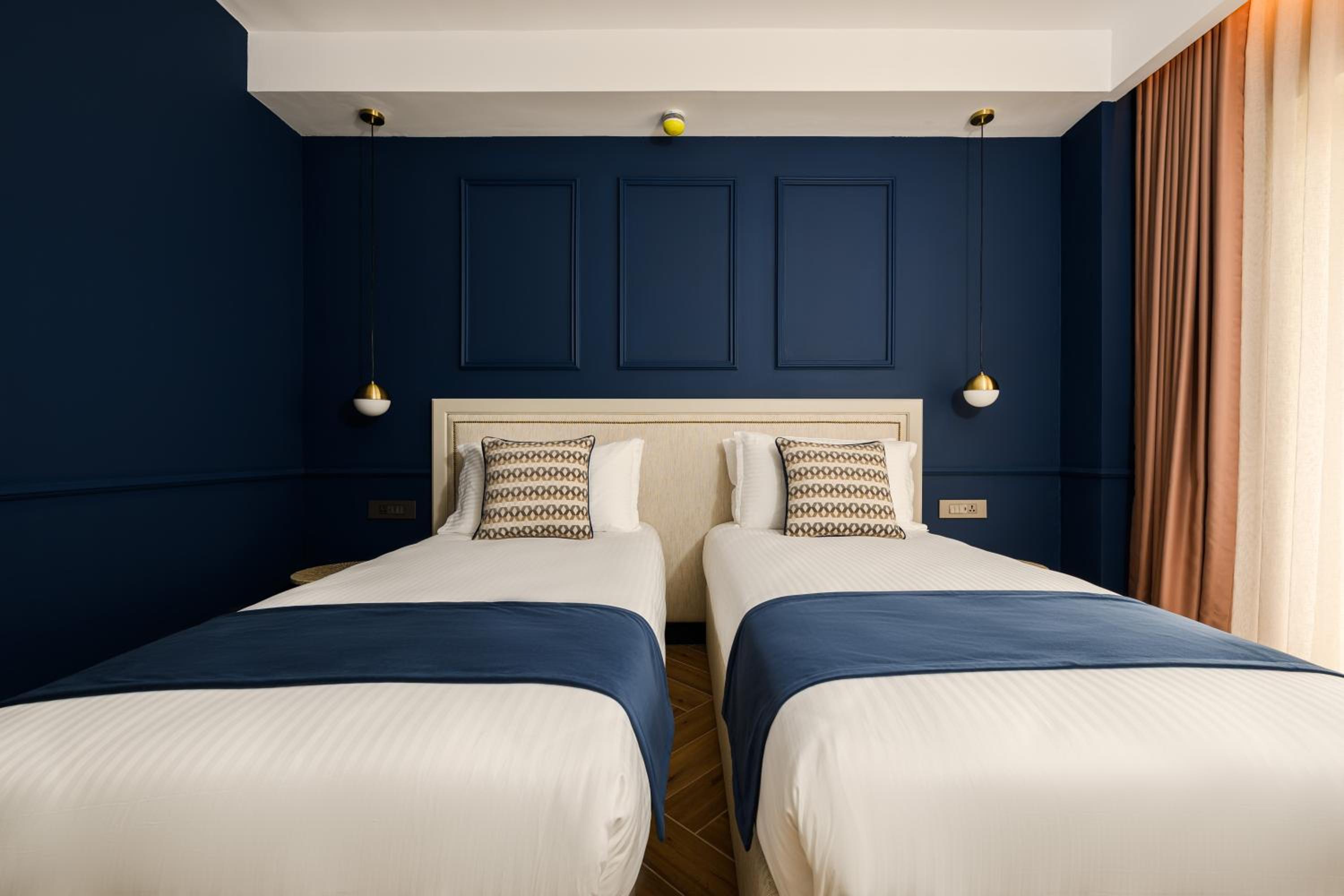Large Double or Twin Room - Photo 5