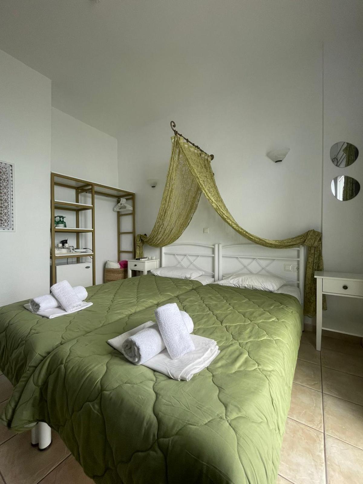 Triple Room with Sea View - Photo 10