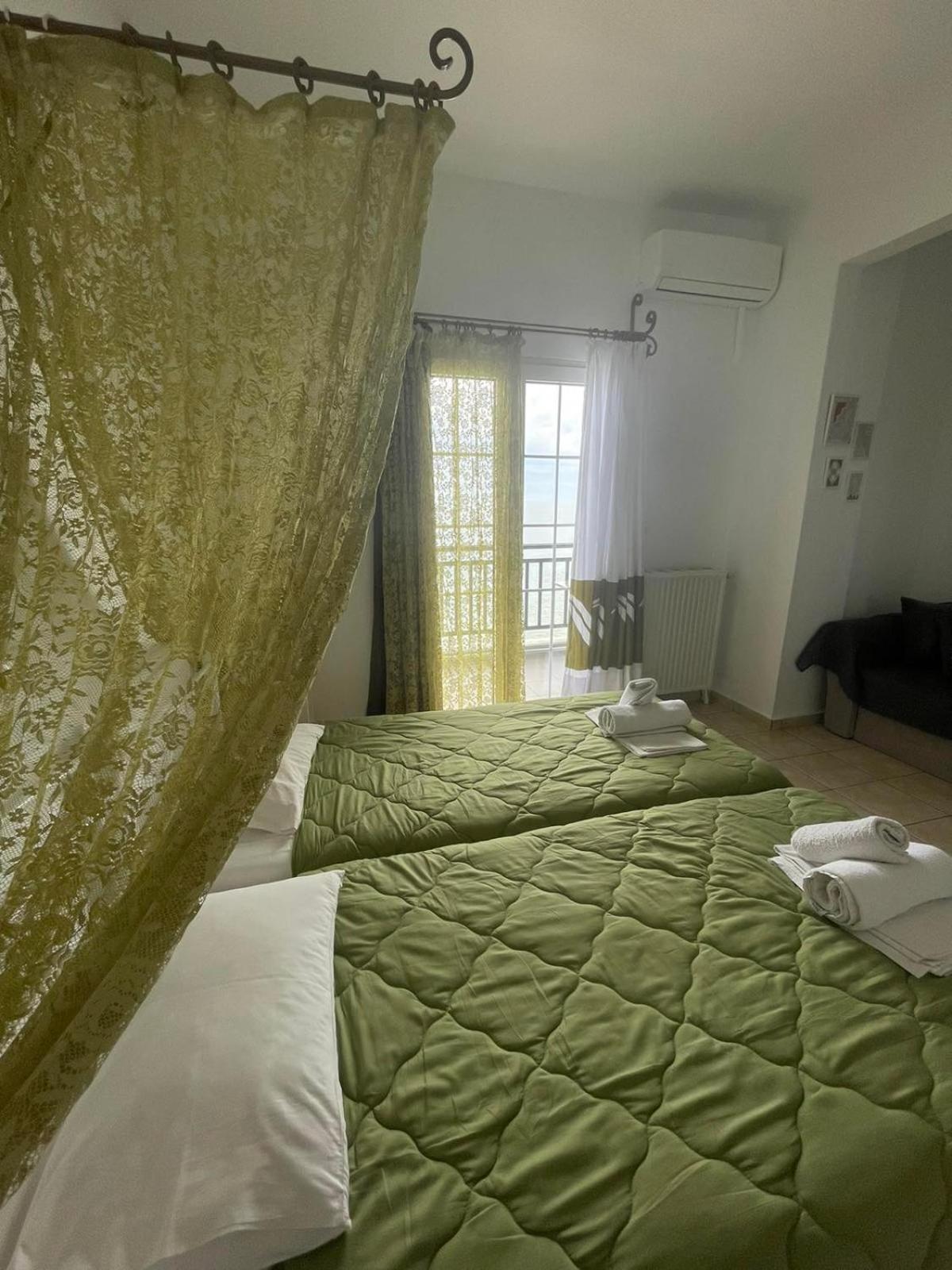 Triple Room with Sea View - Photo 5