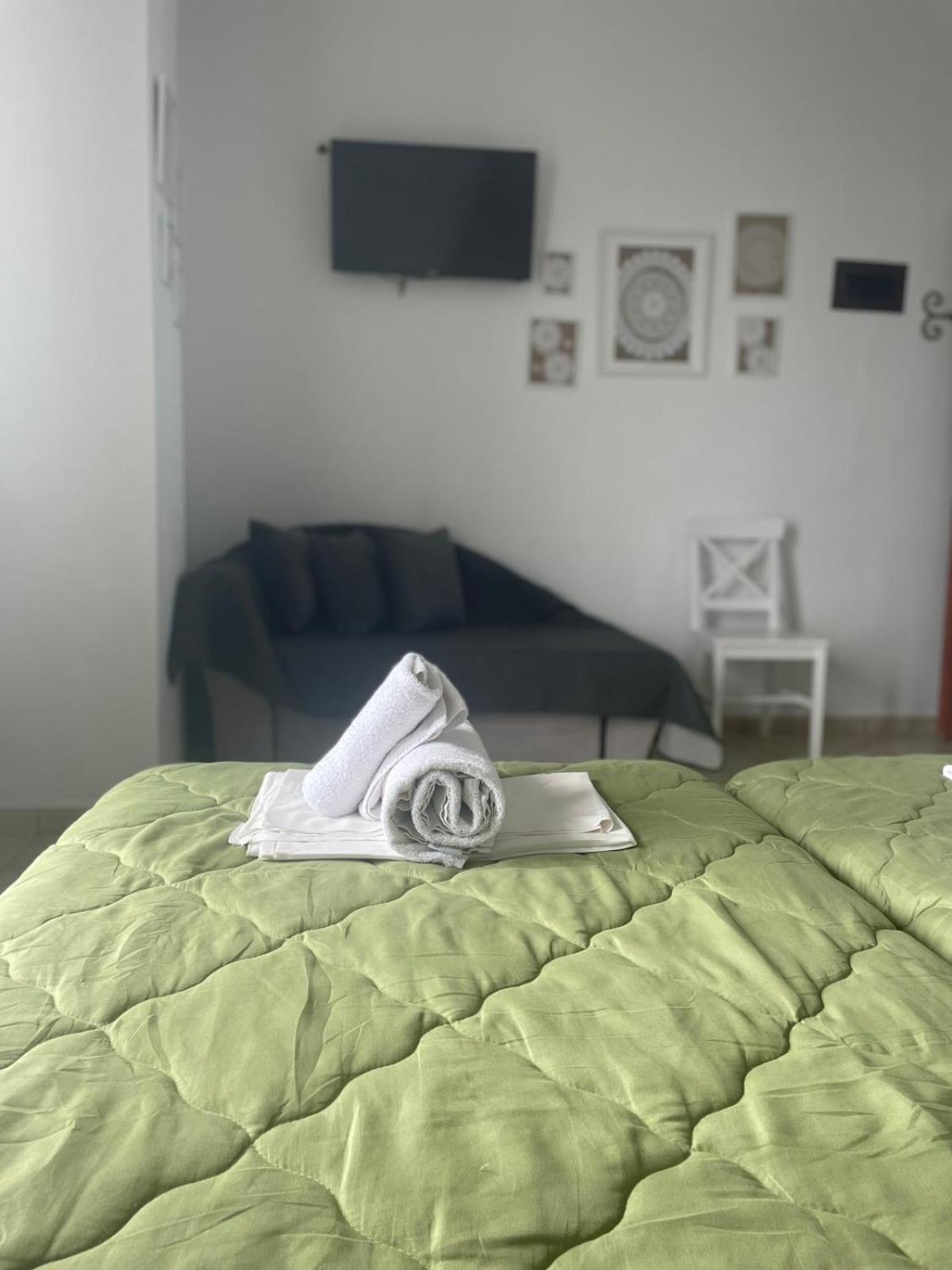 Triple Room with Sea View - Photo 2