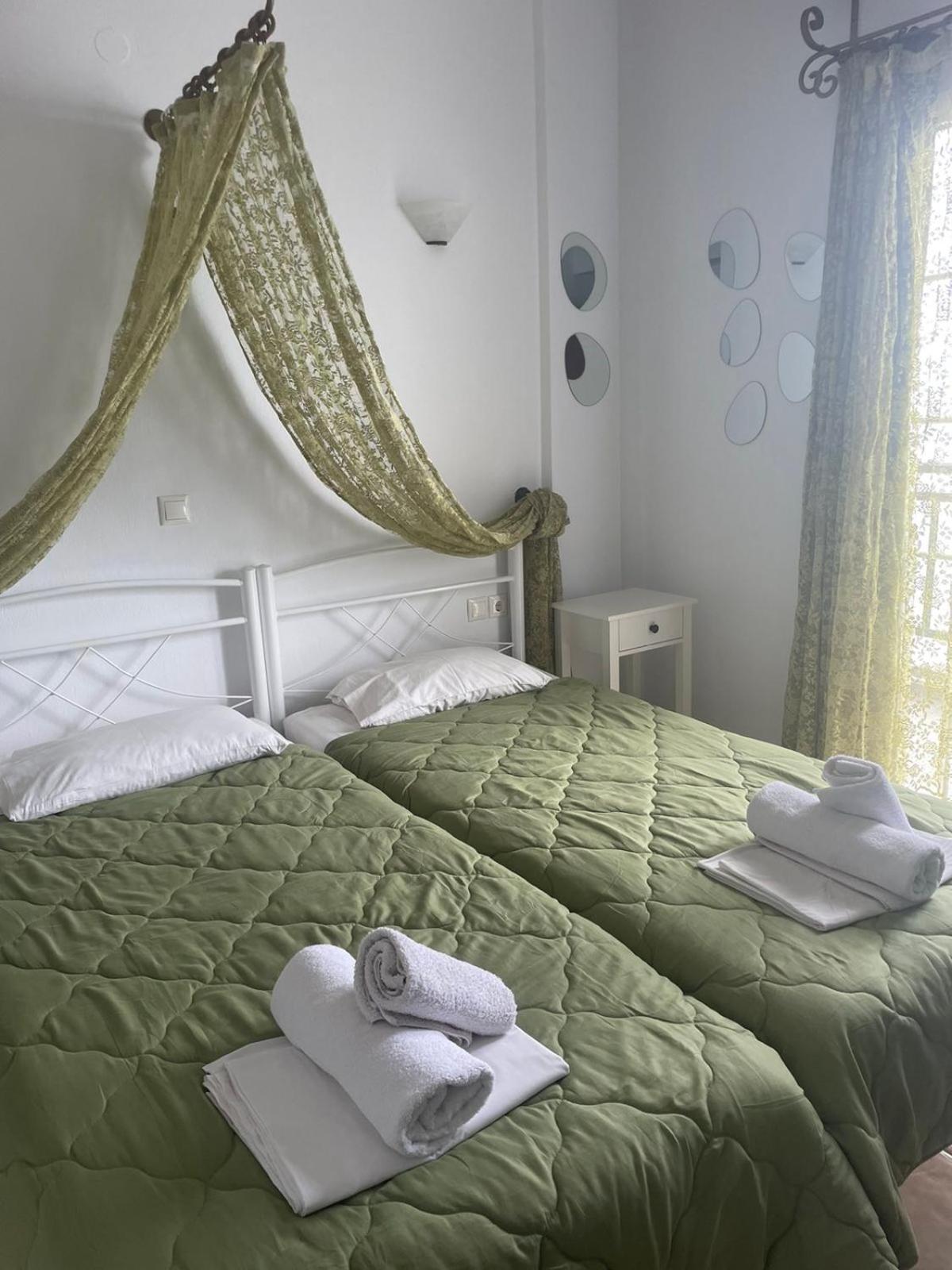 Triple Room with Sea View - Photo 9