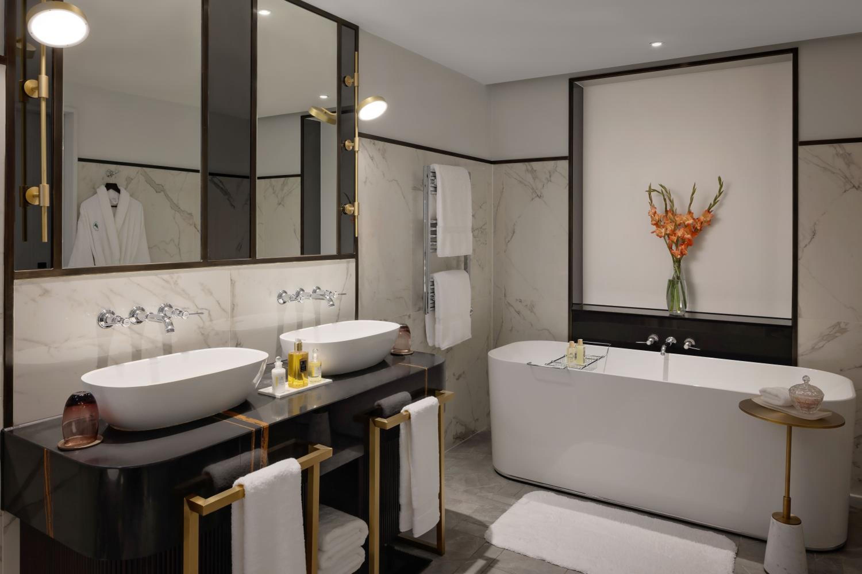 Suite with Square View