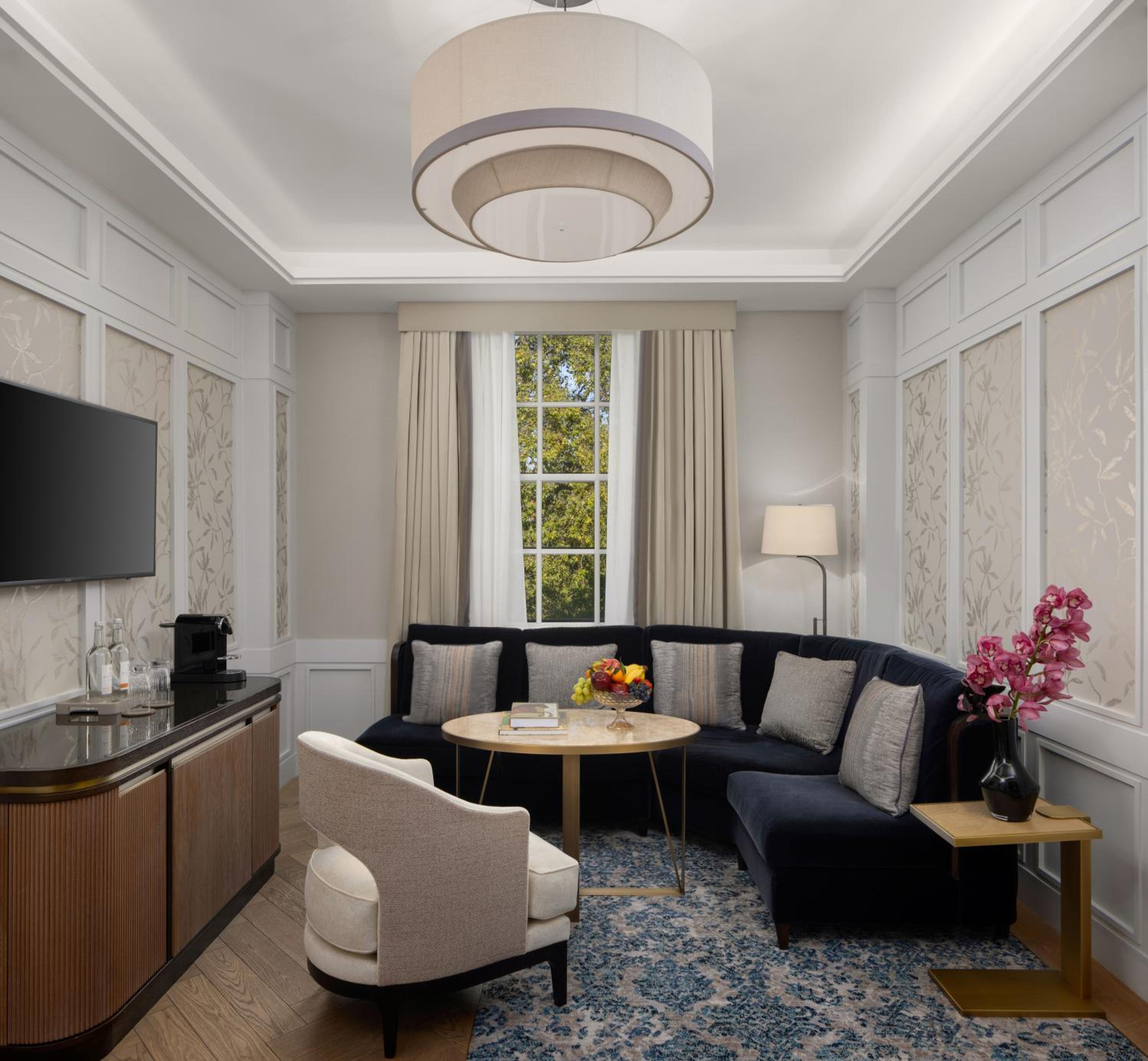 Suite with Square View