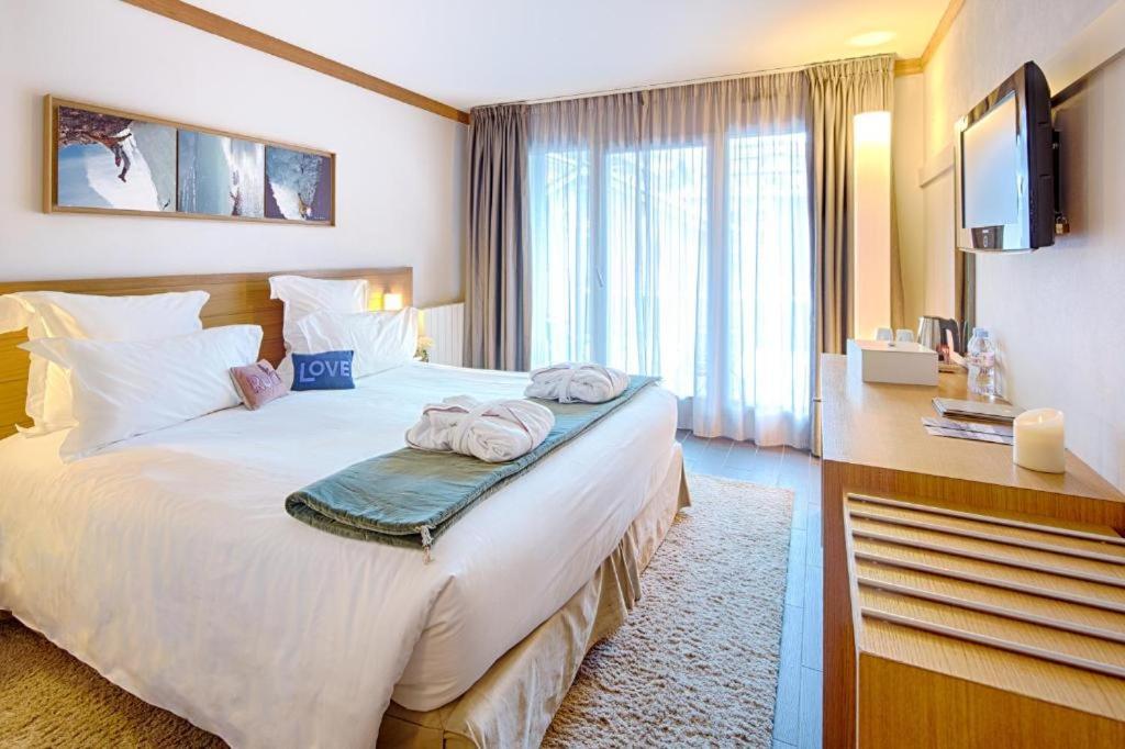 Superior Double or Twin Room with Mont-Blanc view
