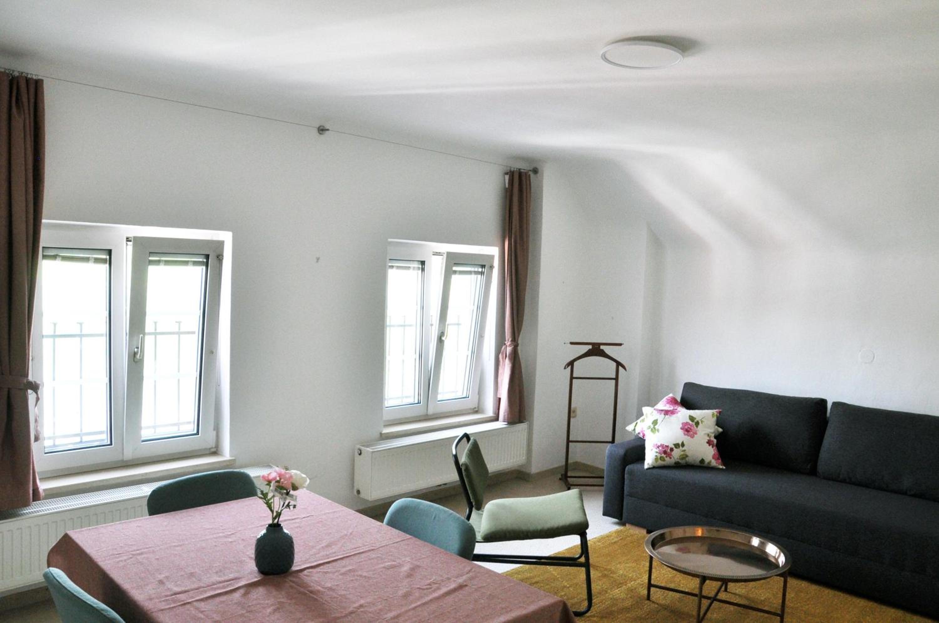 Two-Bedroom Apartment with Bath photo 1
