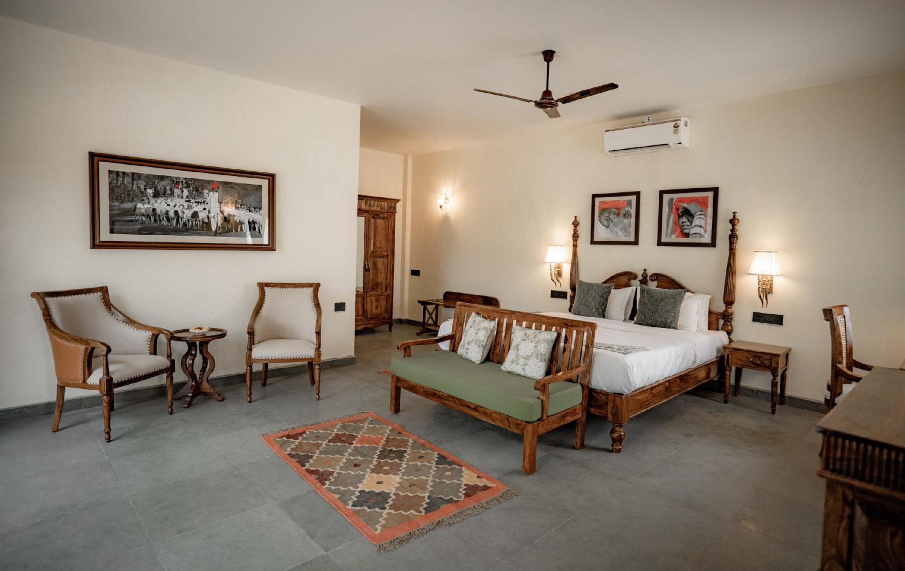 Deluxe Double Room with Bath photo 1