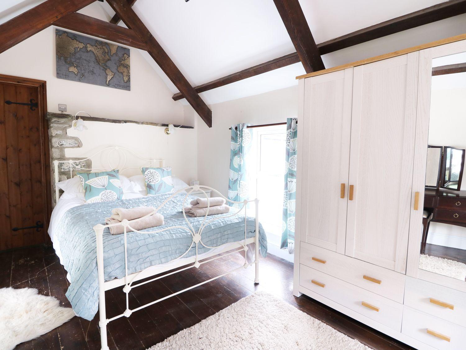 One-Bedroom House photo 2