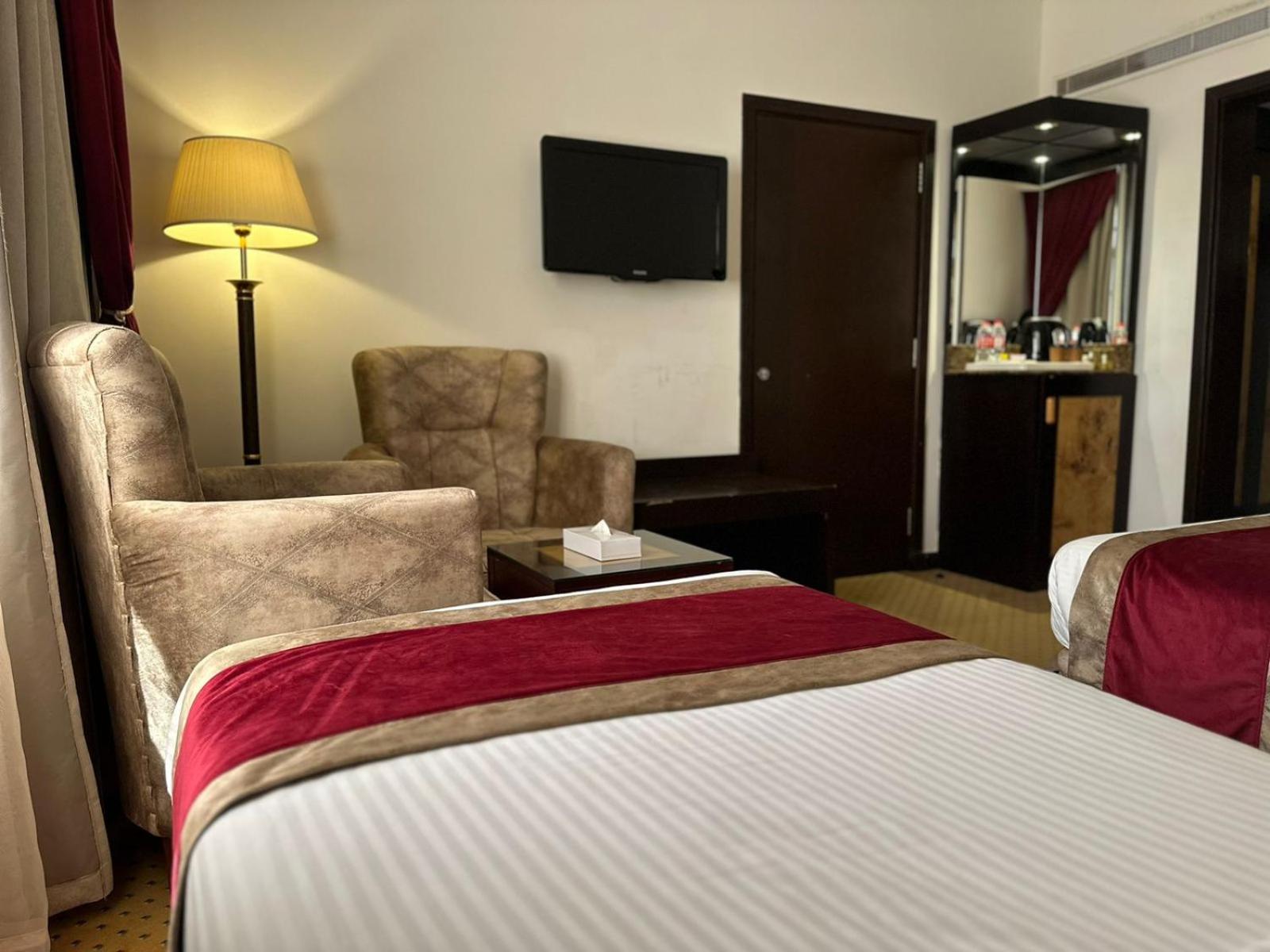 Twin Room - Photo 2