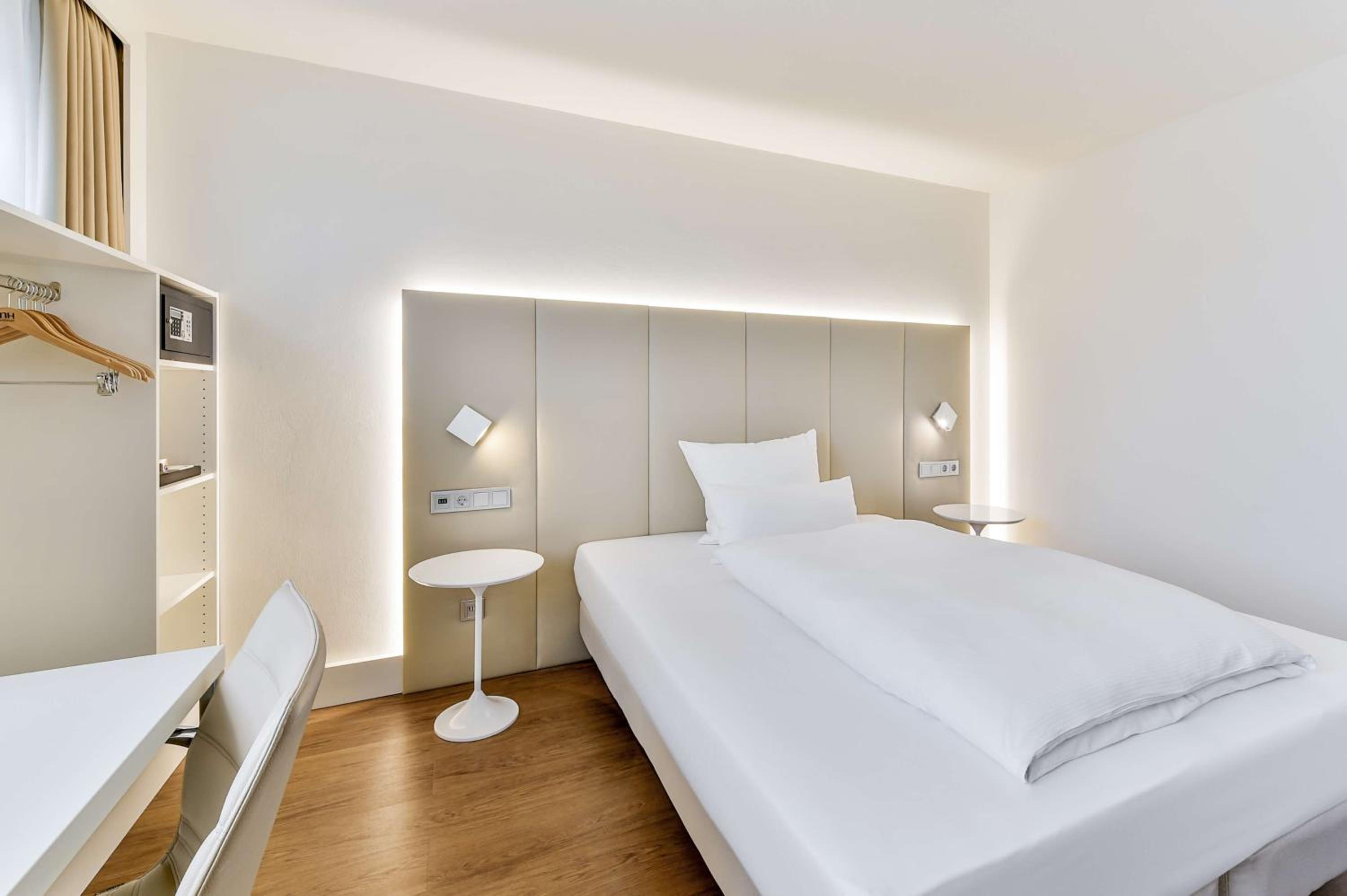 Standard Twin/Double Room - Photo 1
