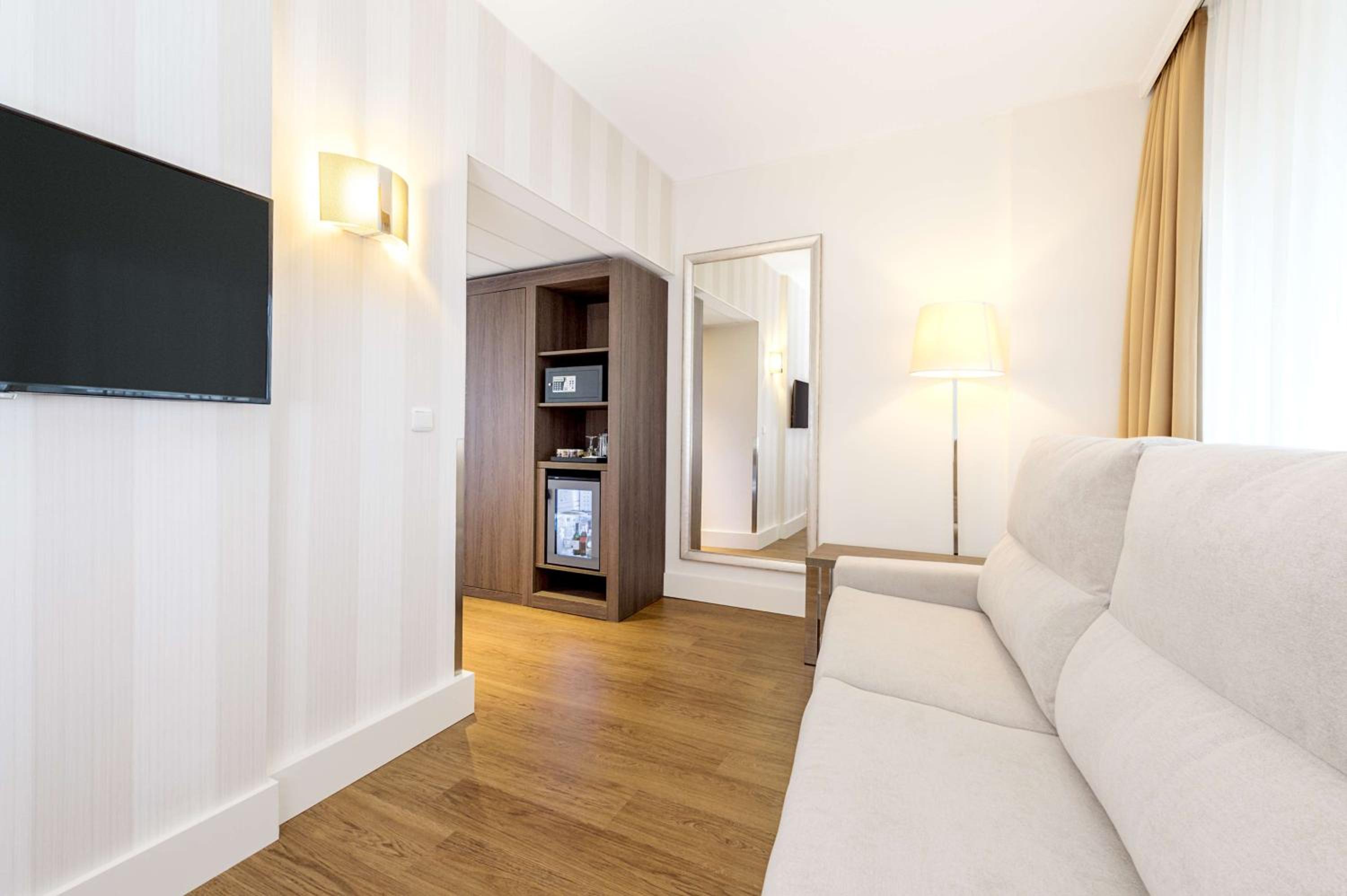 Superior Twin Room - Photo 4