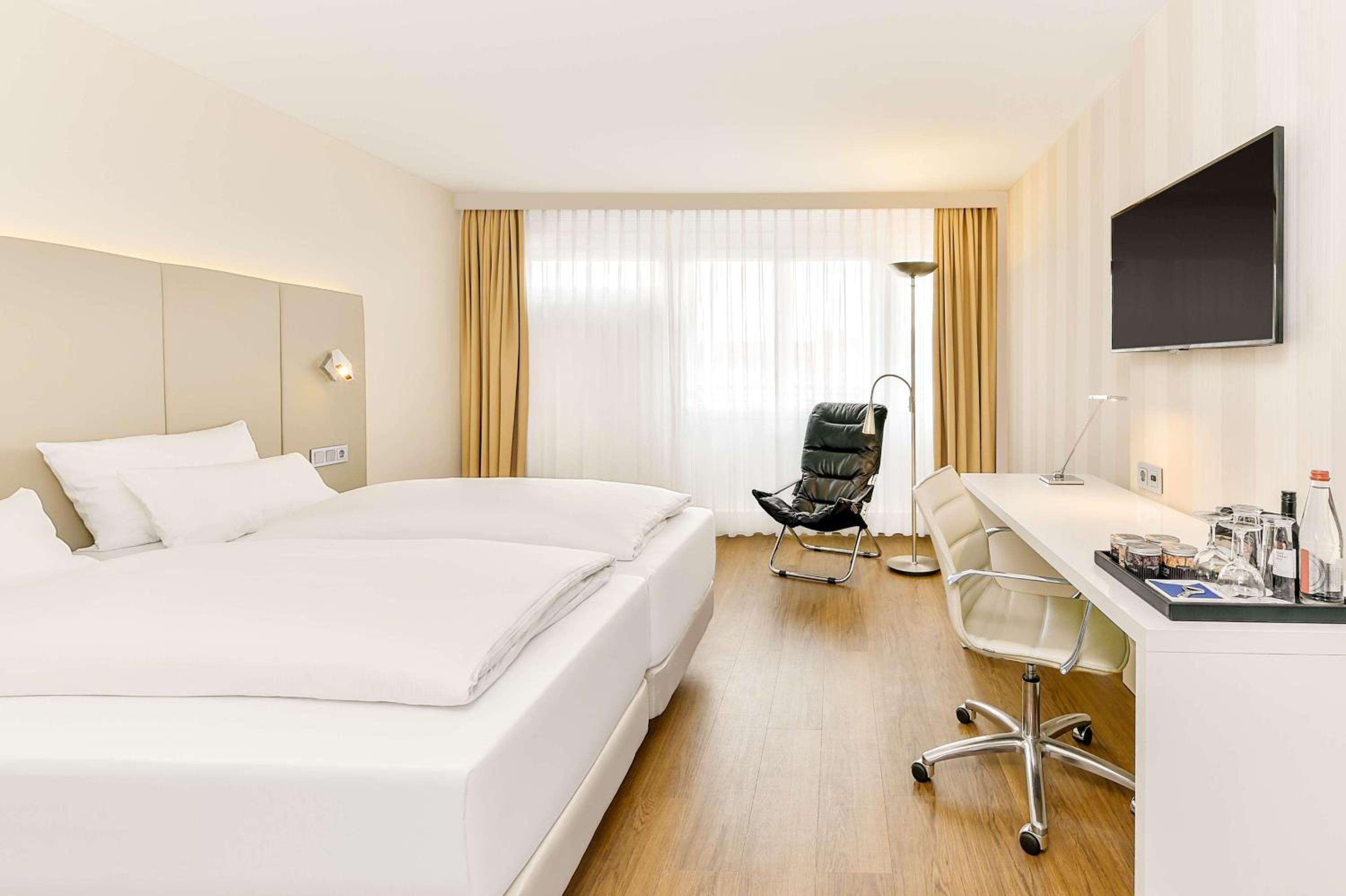 Deluxe Twin Room - Photo 1