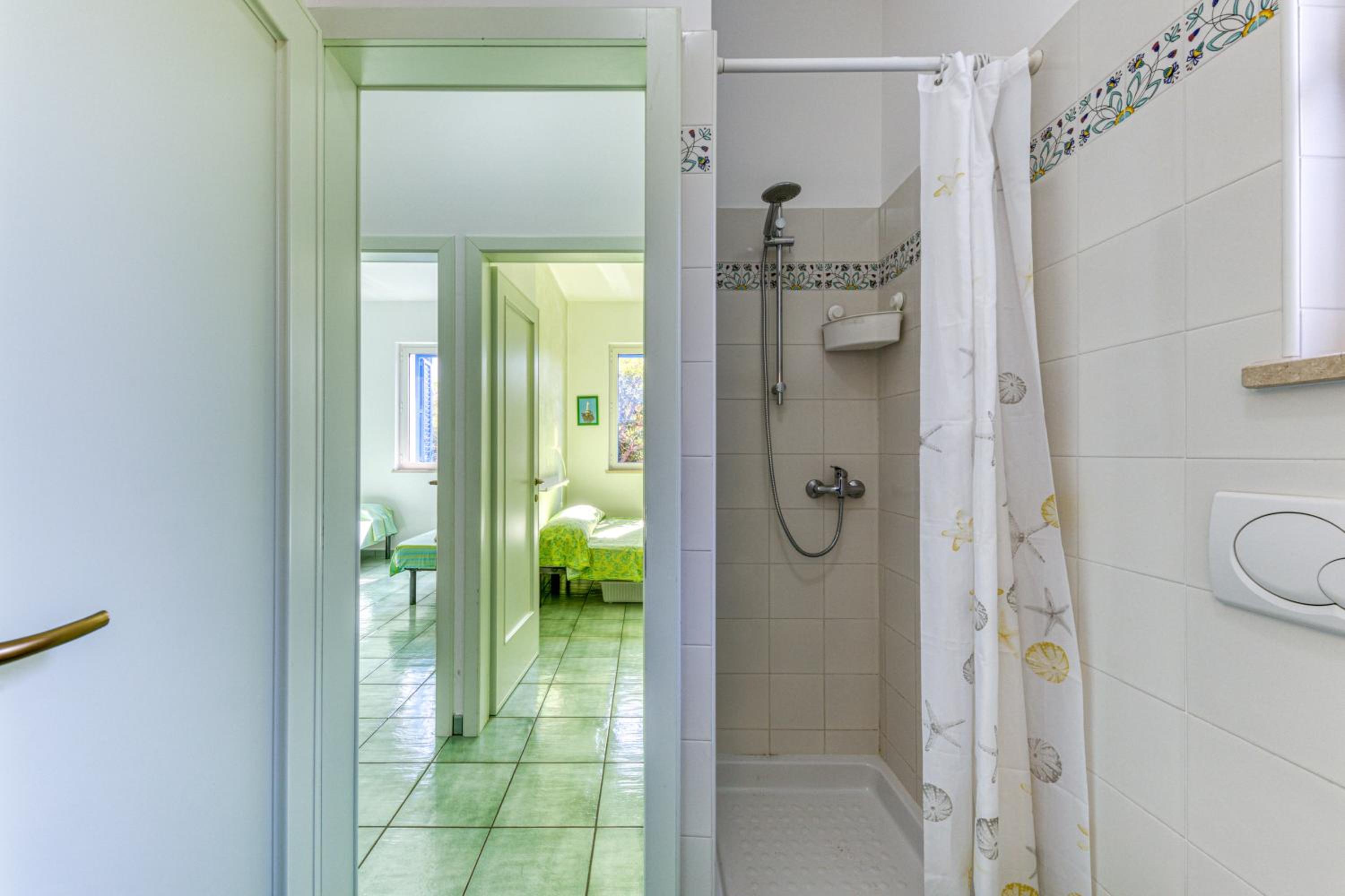 Two-Bedroom Deluxe Apartment with Garden View photo 2