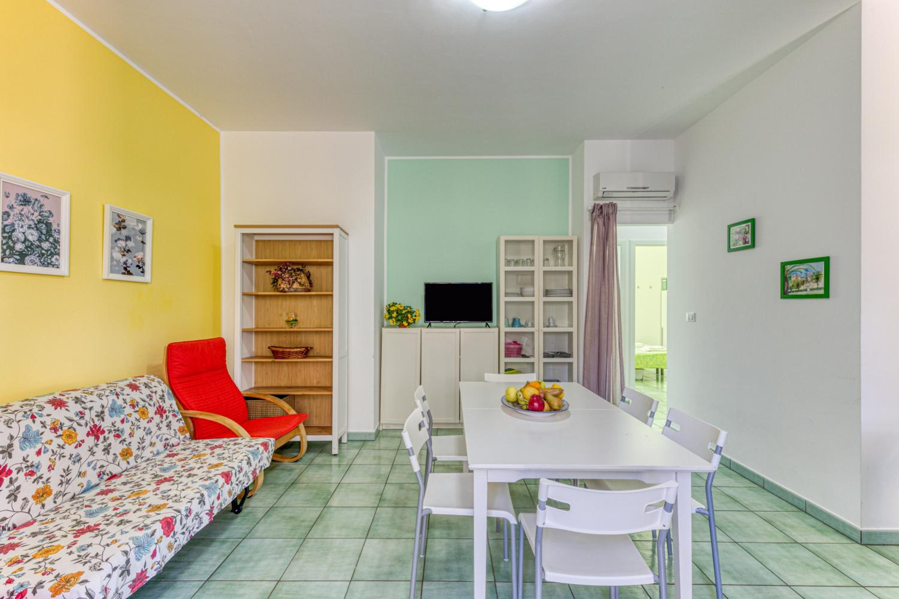 Two-Bedroom Deluxe Apartment with Garden View photo 1