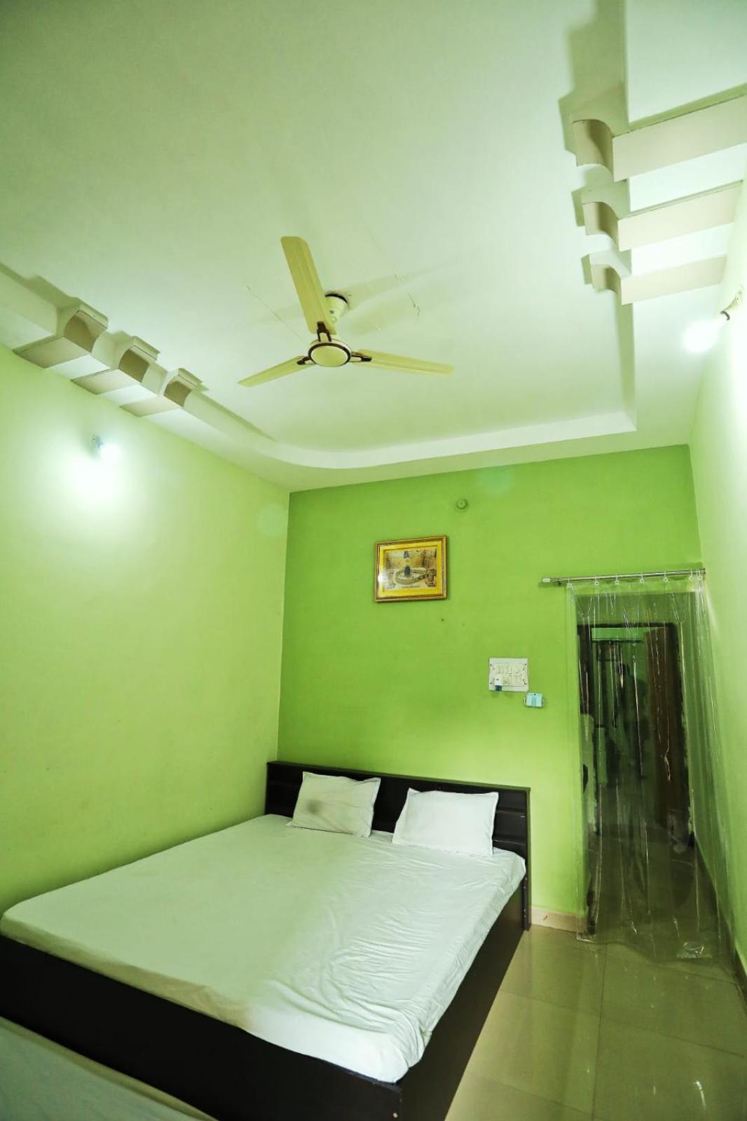 One-Bedroom House photo 2