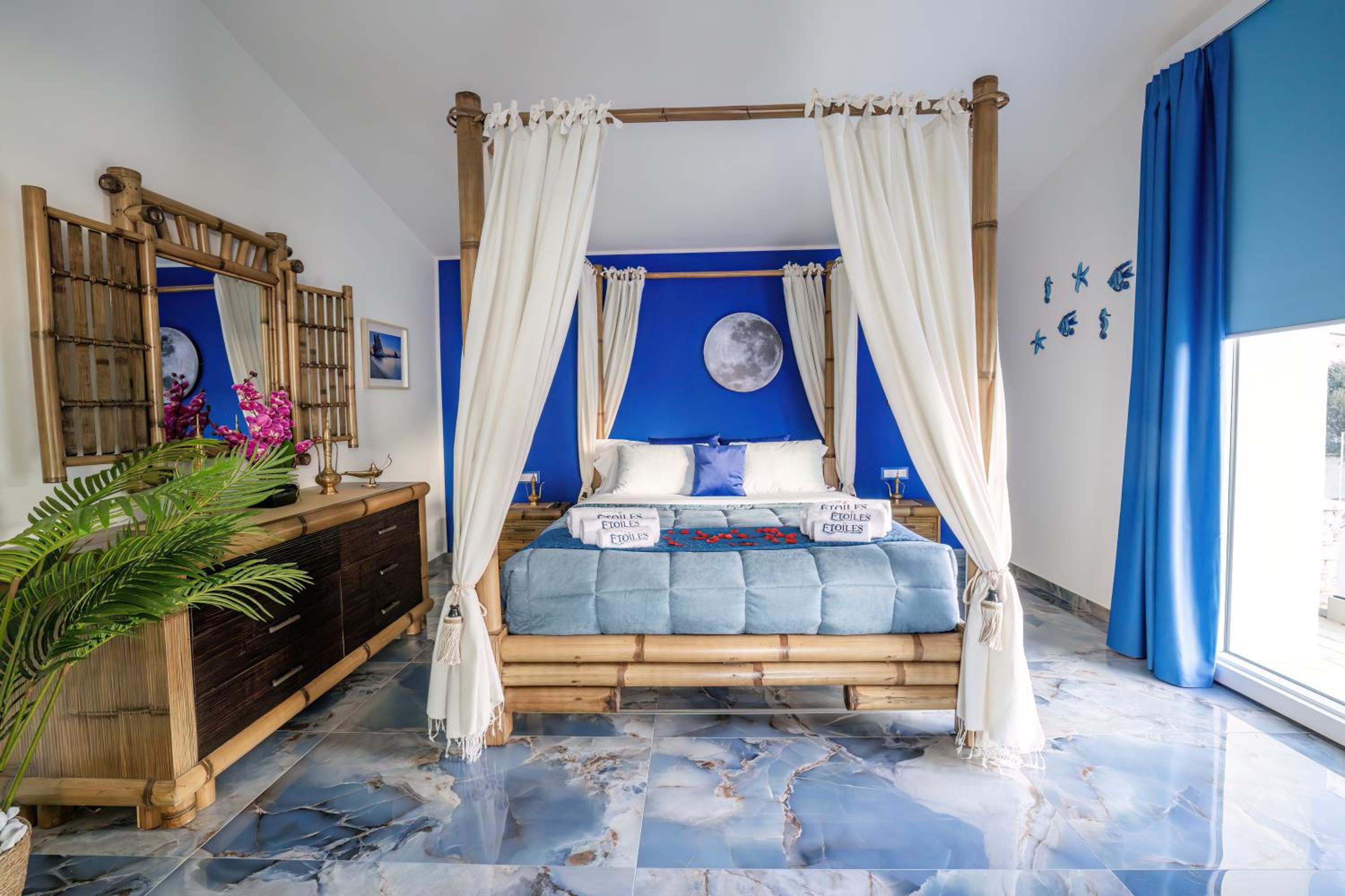 Deluxe Suite with Sea View photo 1