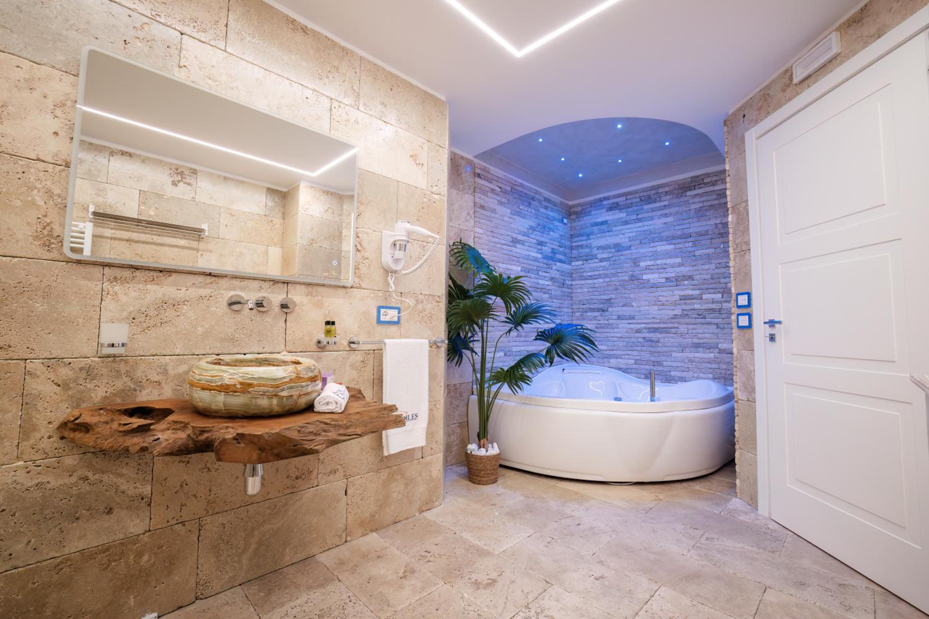 Family Suite - Photo 2