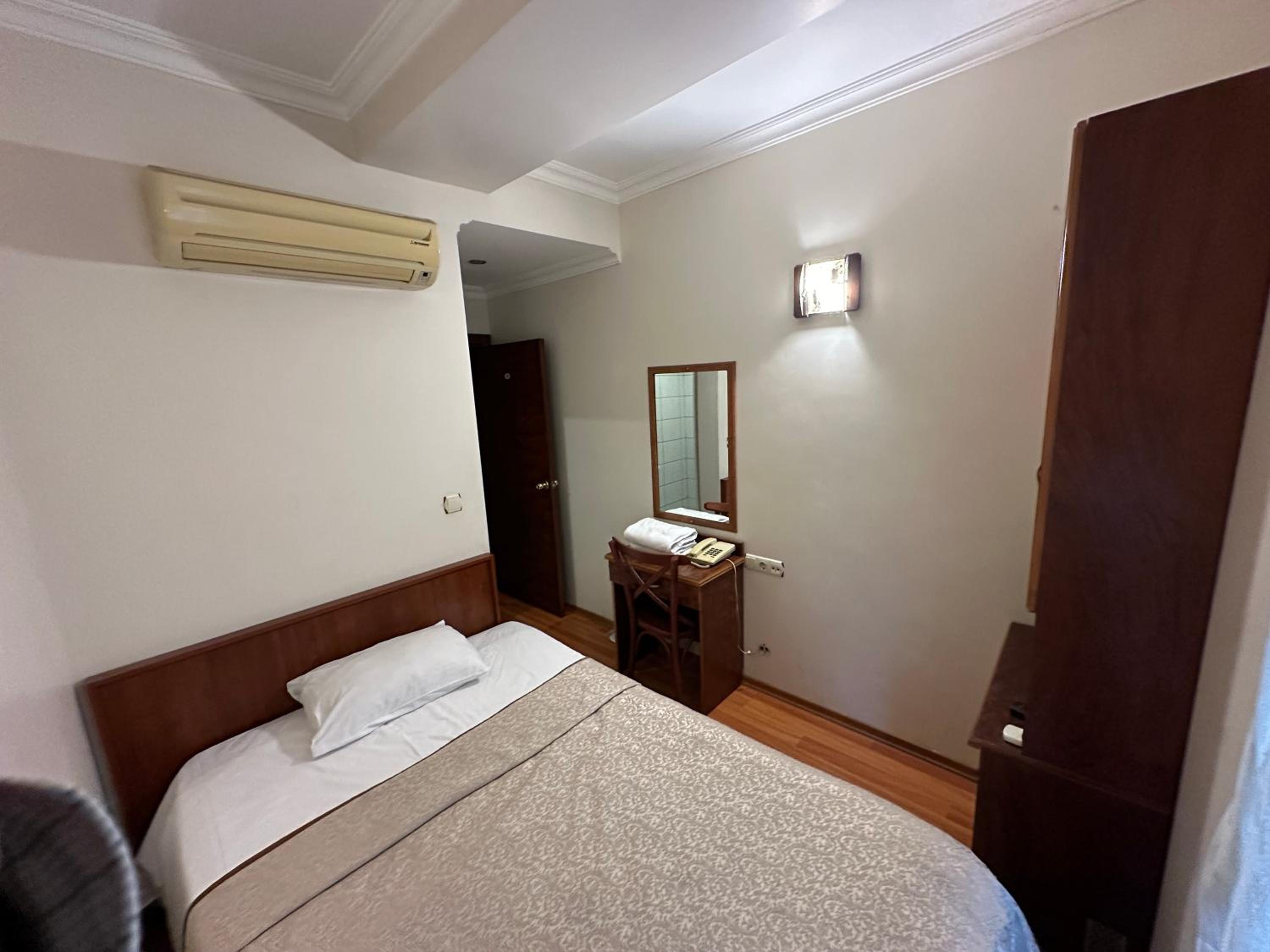 Single Room photo 3