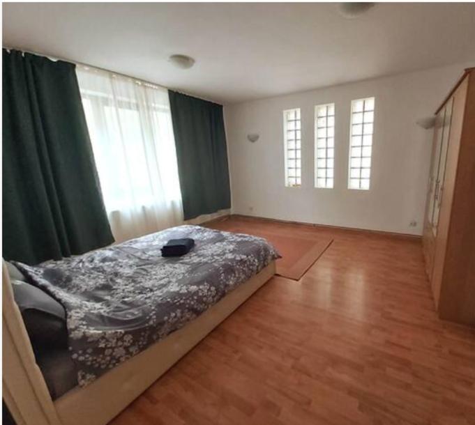 Two-Bedroom Deluxe Apartment with Garden View