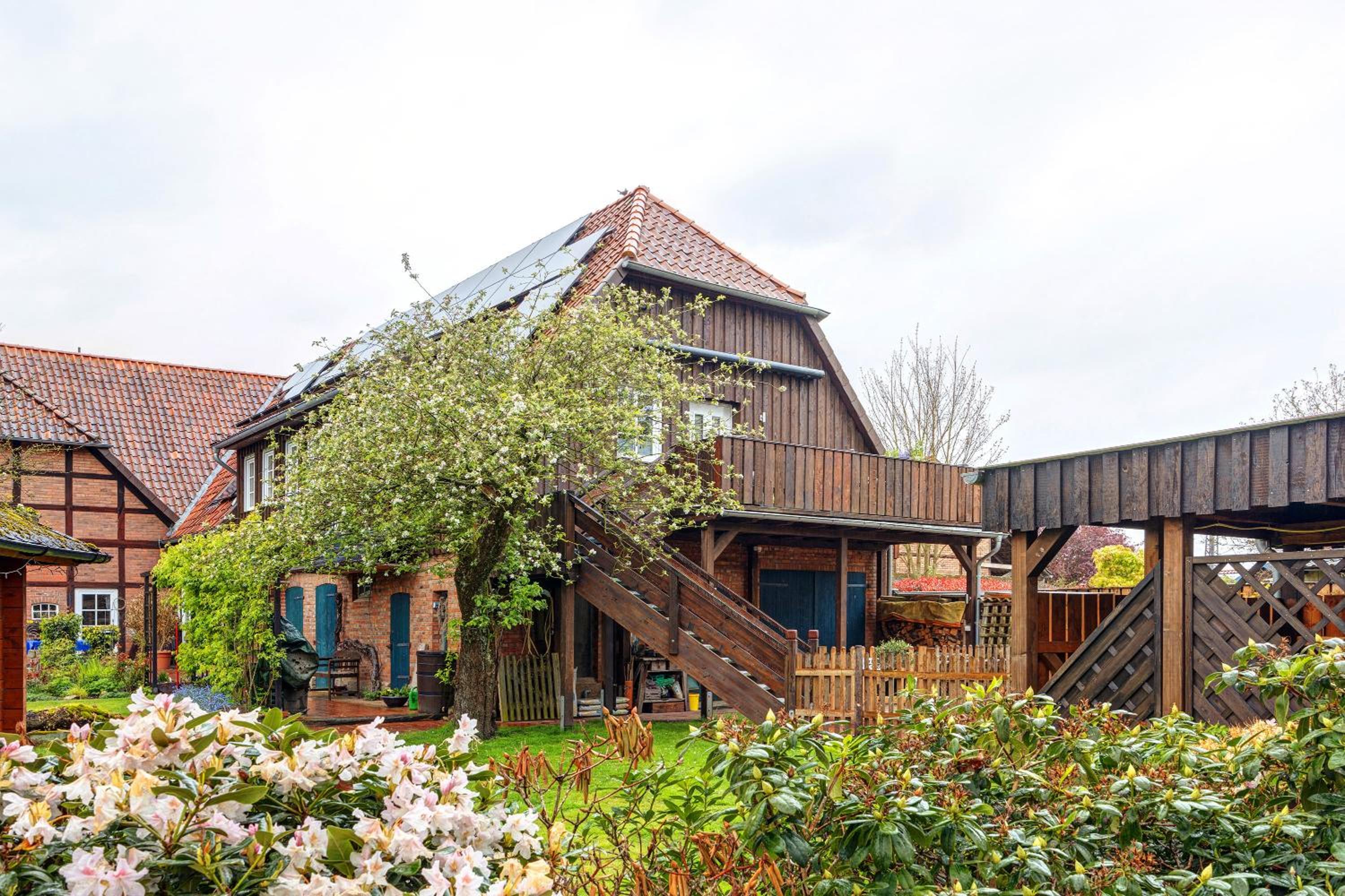 Two-Bedroom Deluxe Apartment with Garden View photo 3