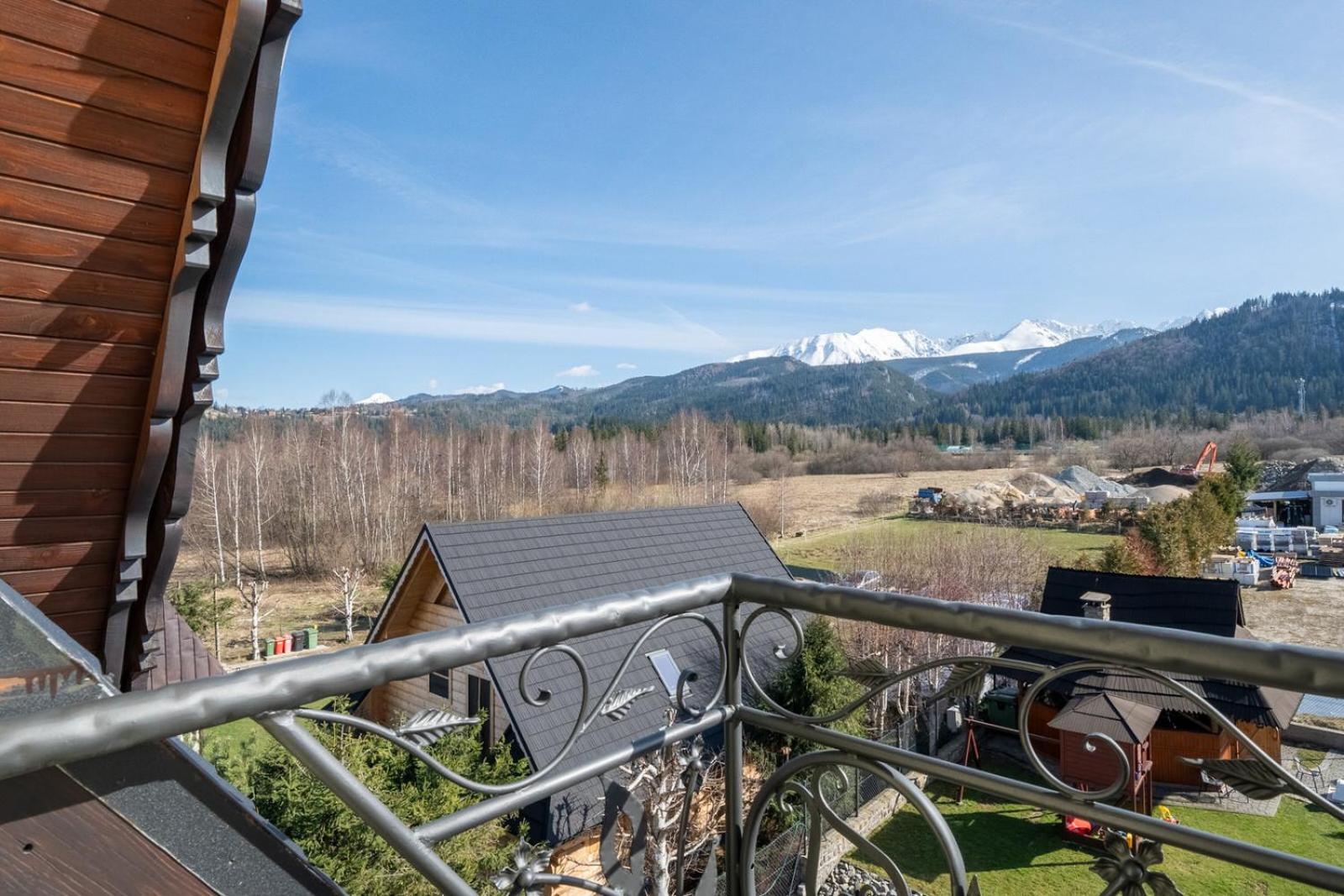 Deluxe Studio with Balcony - Photo 12
