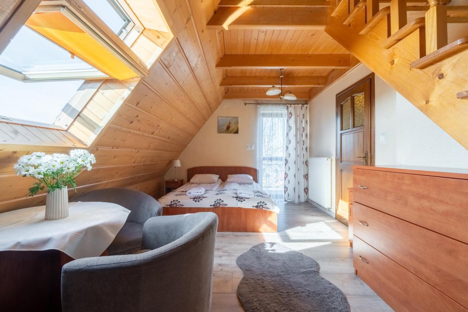 Deluxe Triple Room with Mezzanine and Balcony - Photo 5