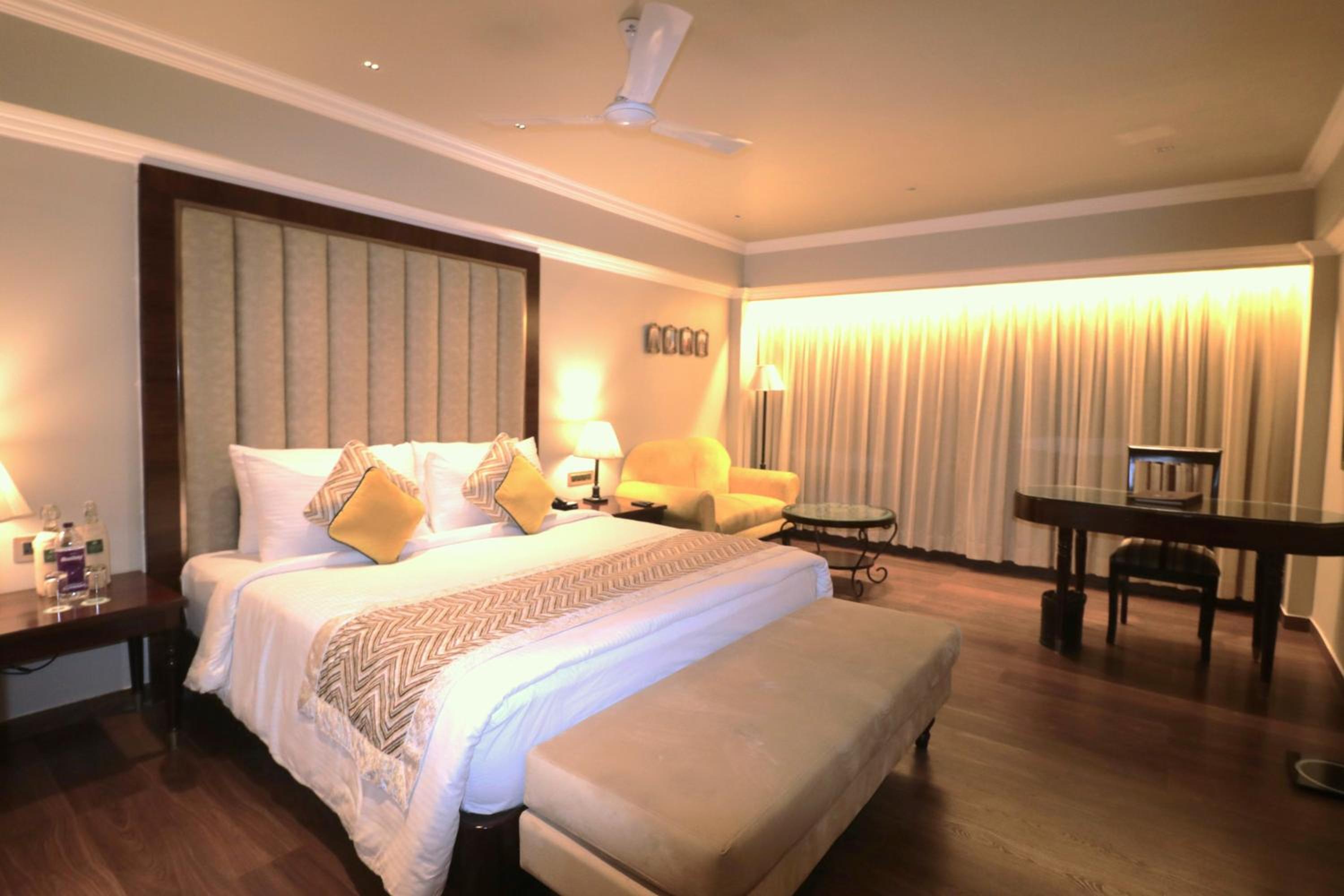 Superior King Room photo 3