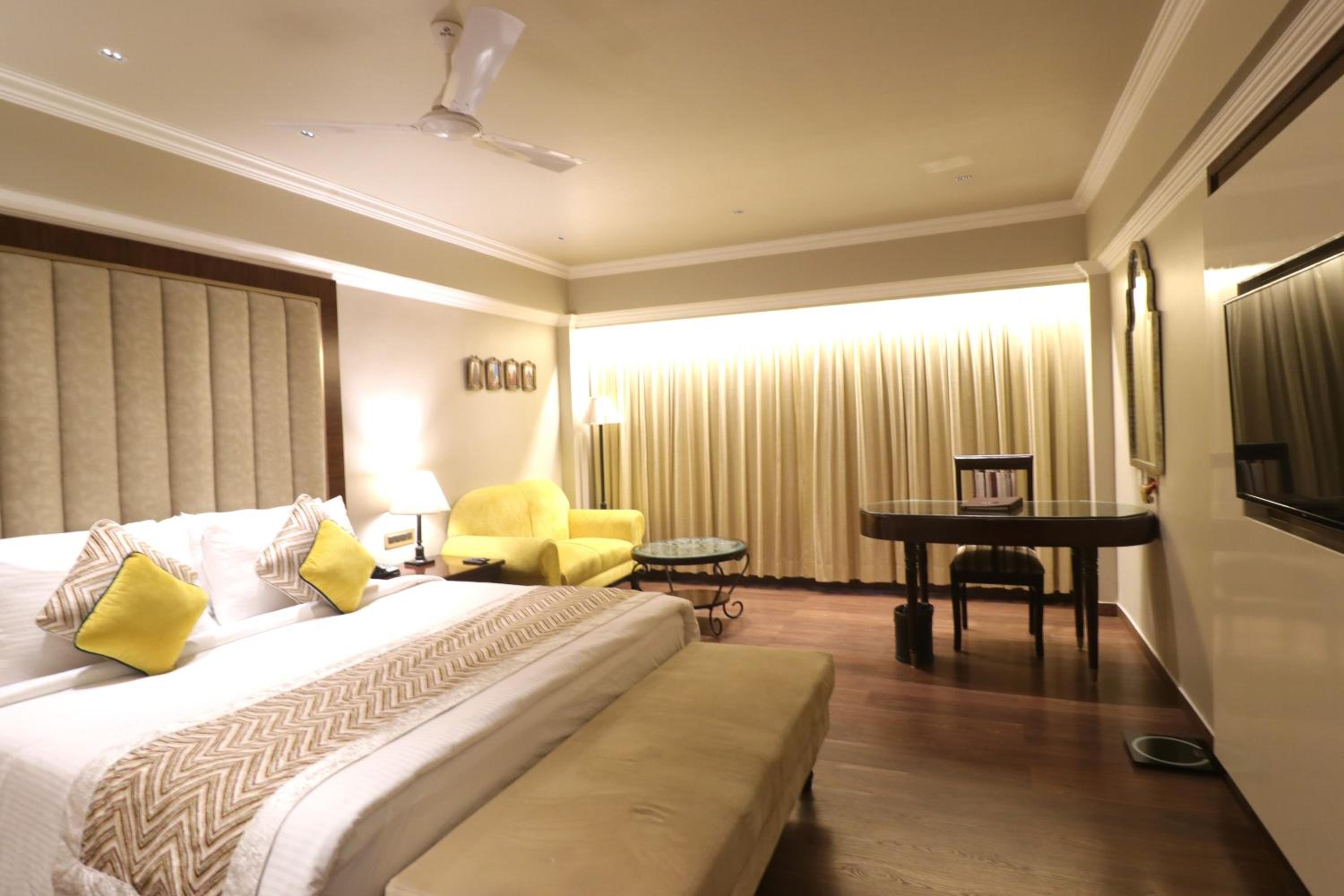 Superior King Room photo 1