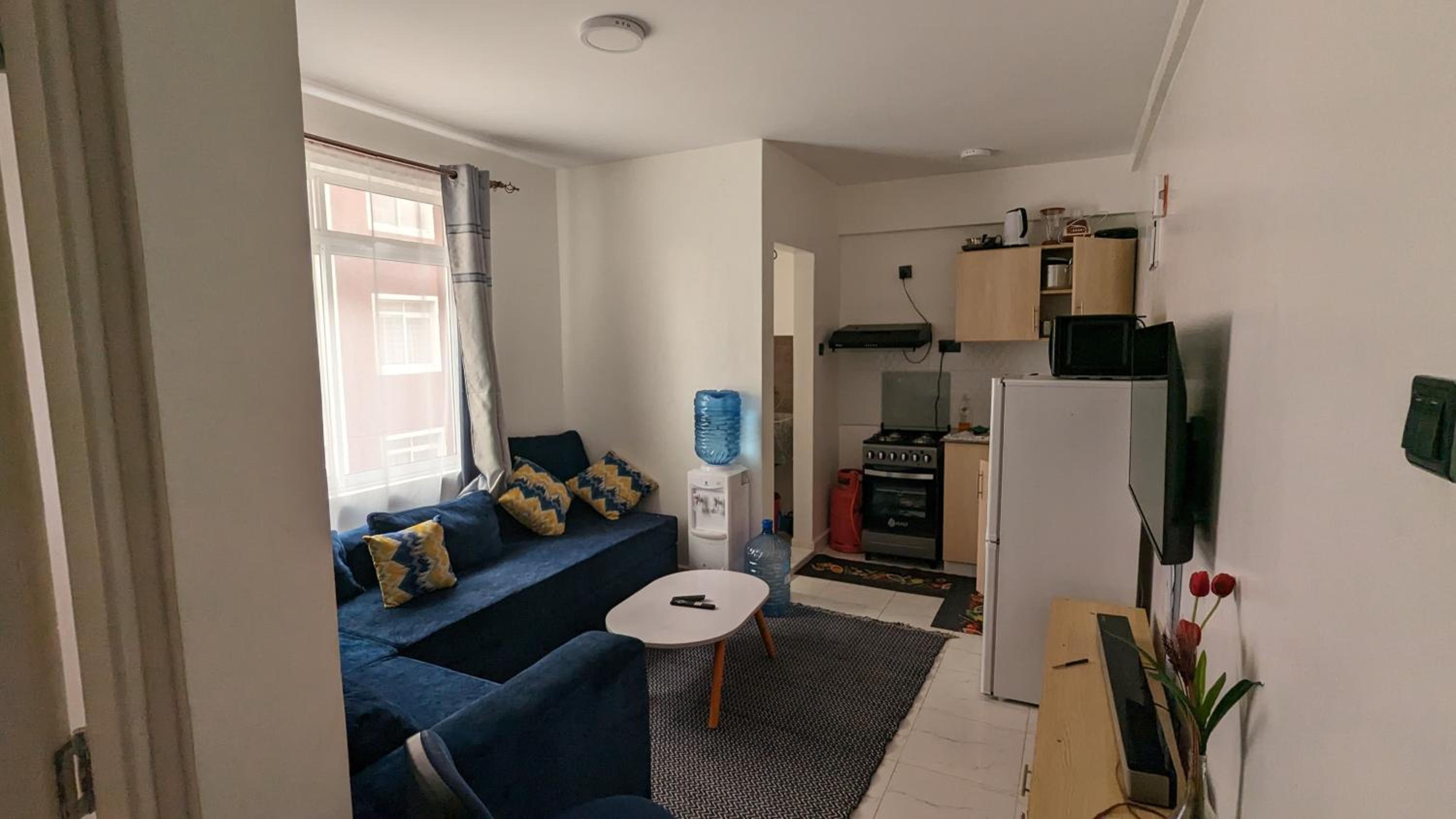 One-Bedroom Apartment photo 1