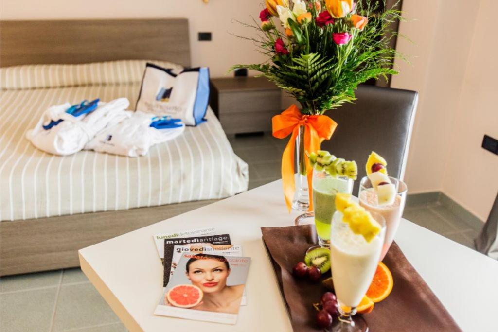 Double Room with Spa Access photo 1