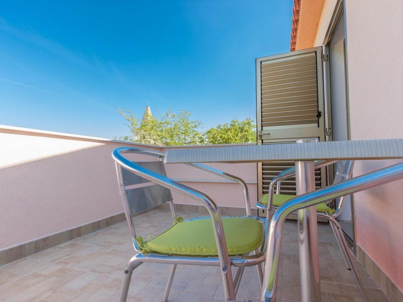 Studio with Balcony photo 3