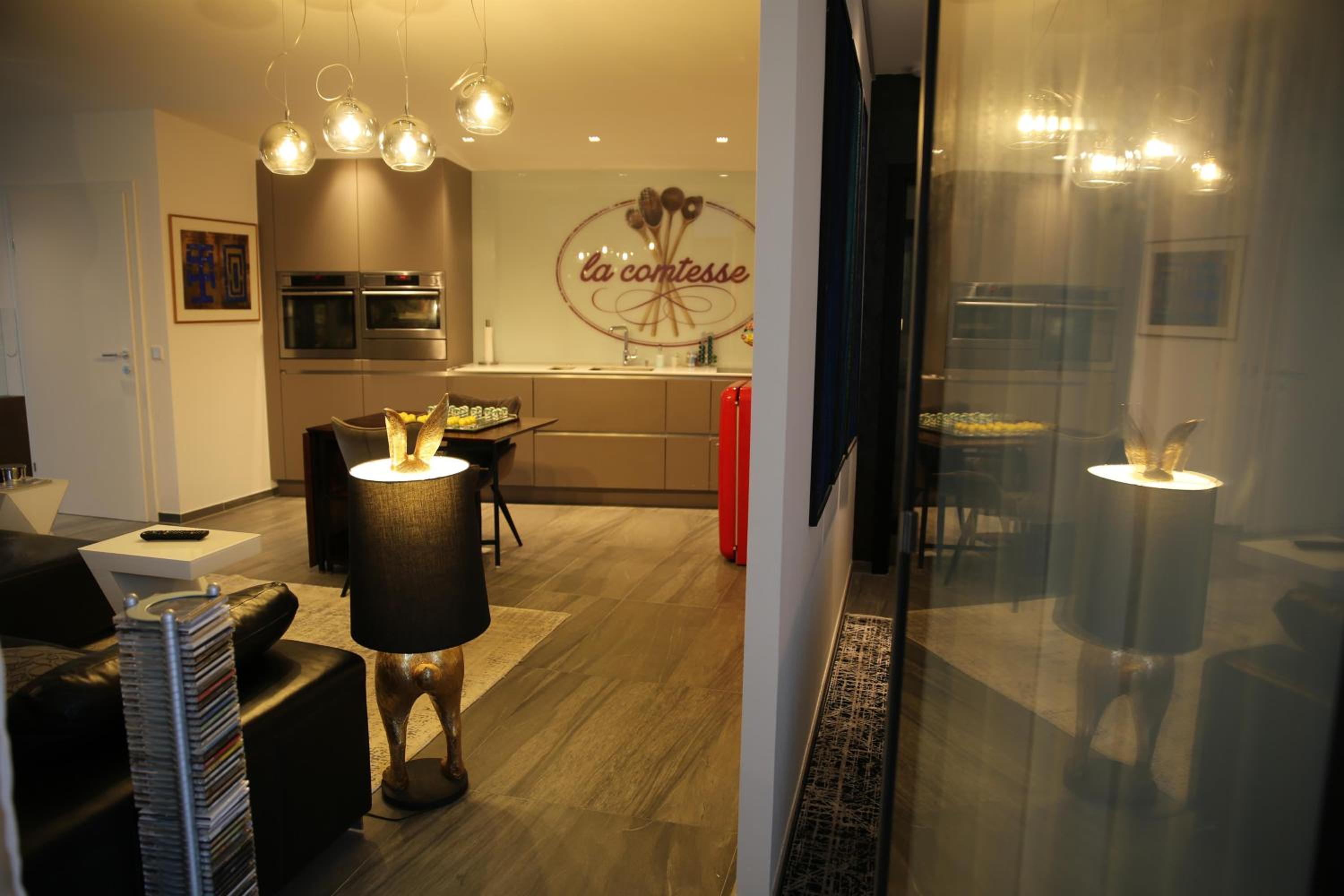 Apartment with Shower photo 1