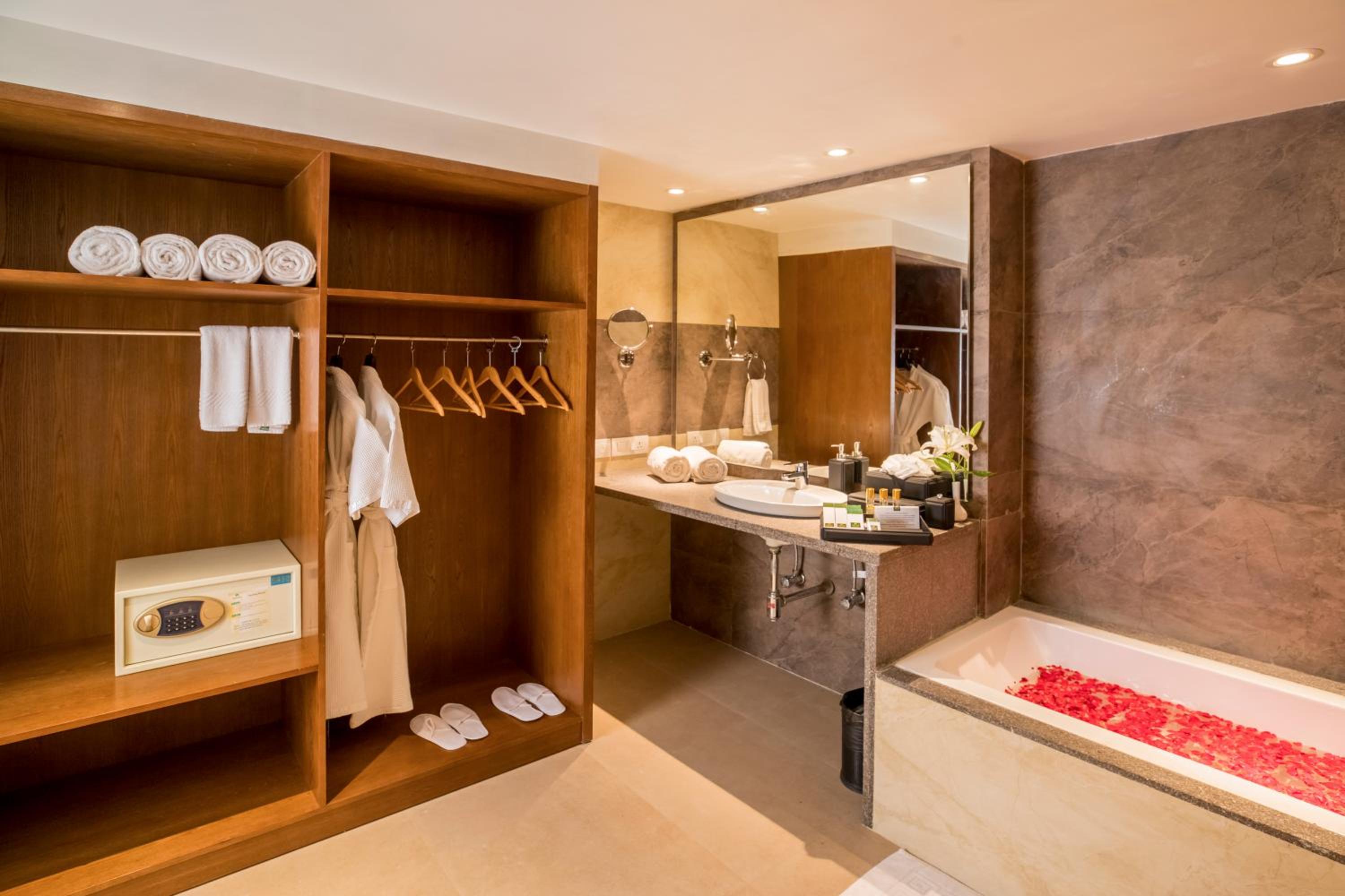 Executive Suite photo 2