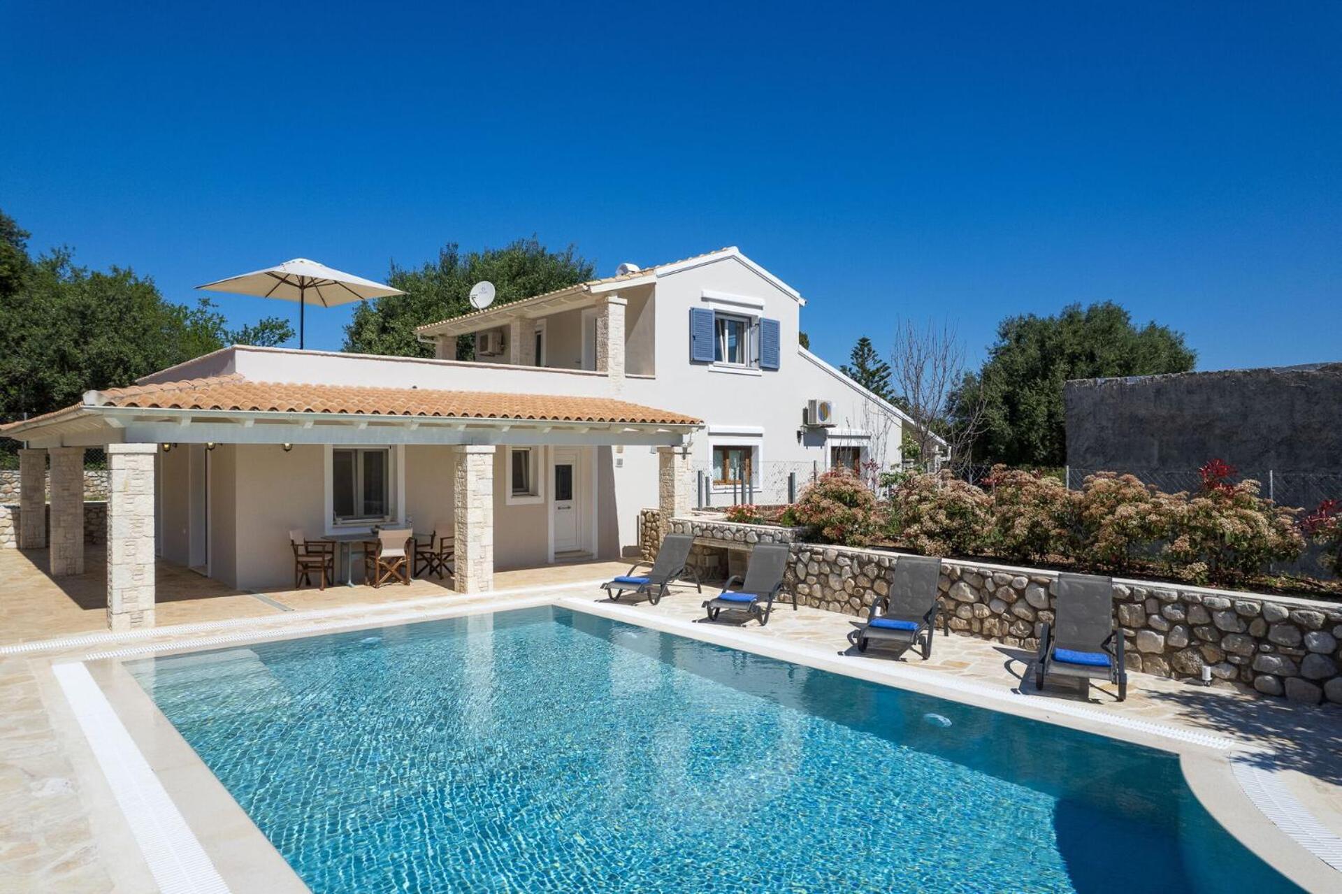 Three-Bedroom Villa photo 2