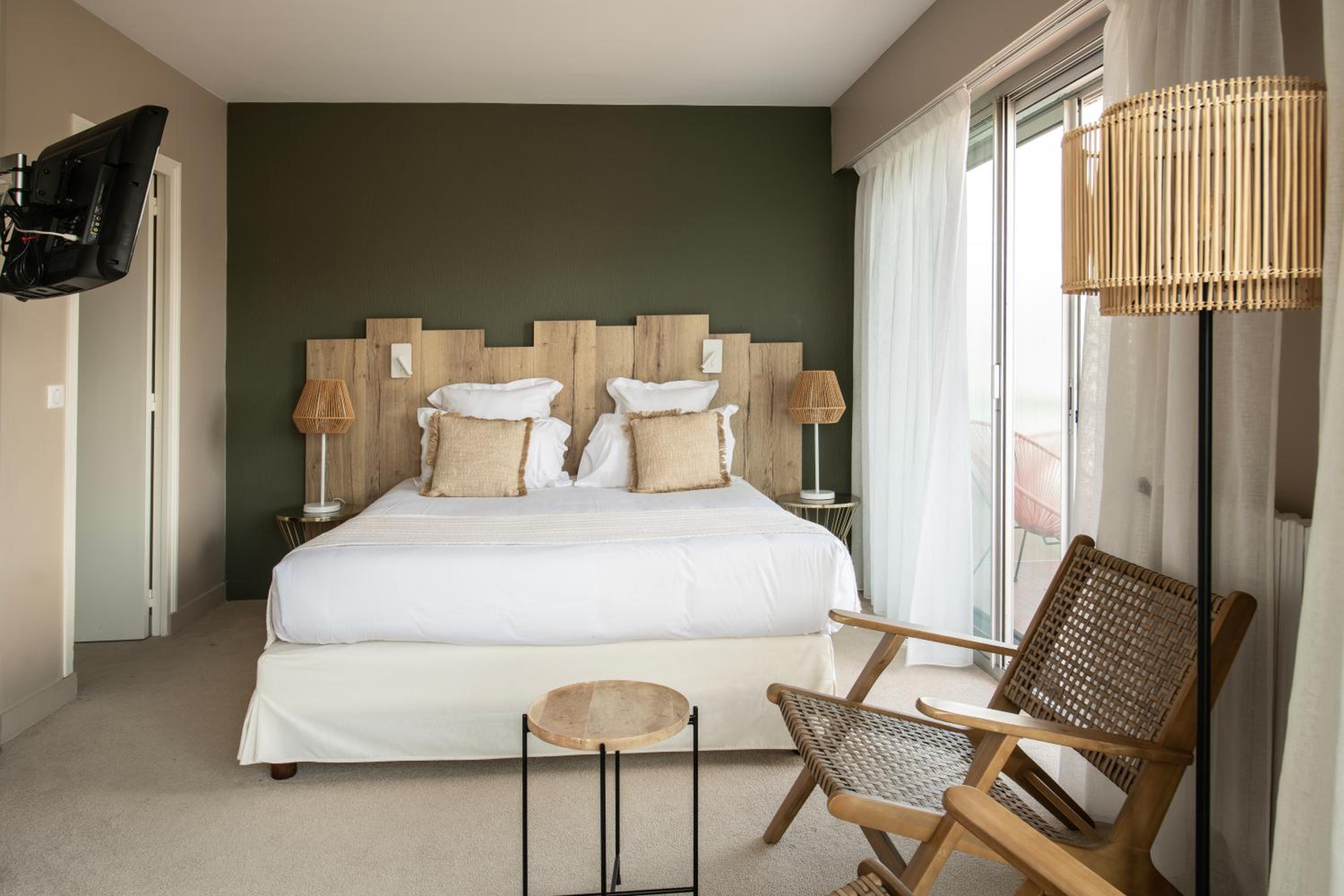 Superior Room with Terrace - Photo 9