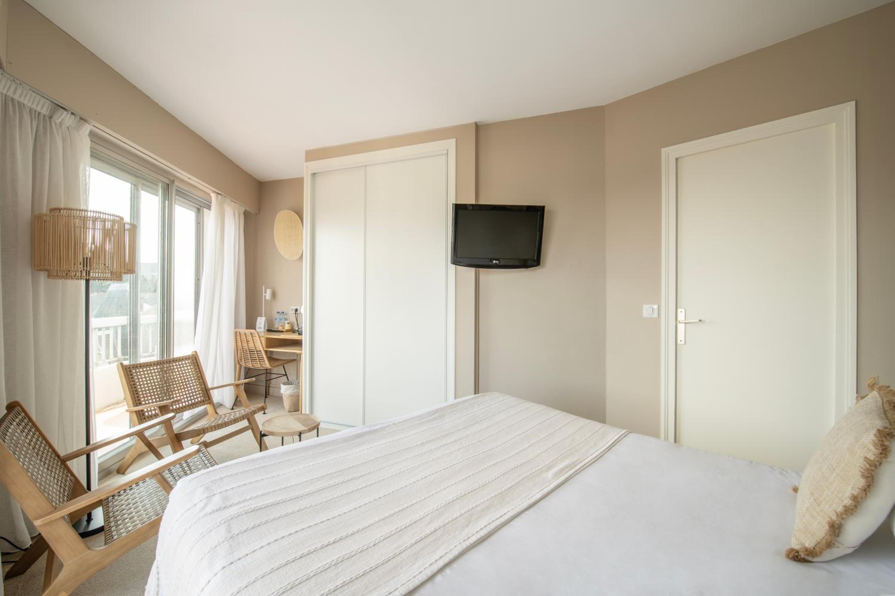 Superior Room with Terrace - Photo 5
