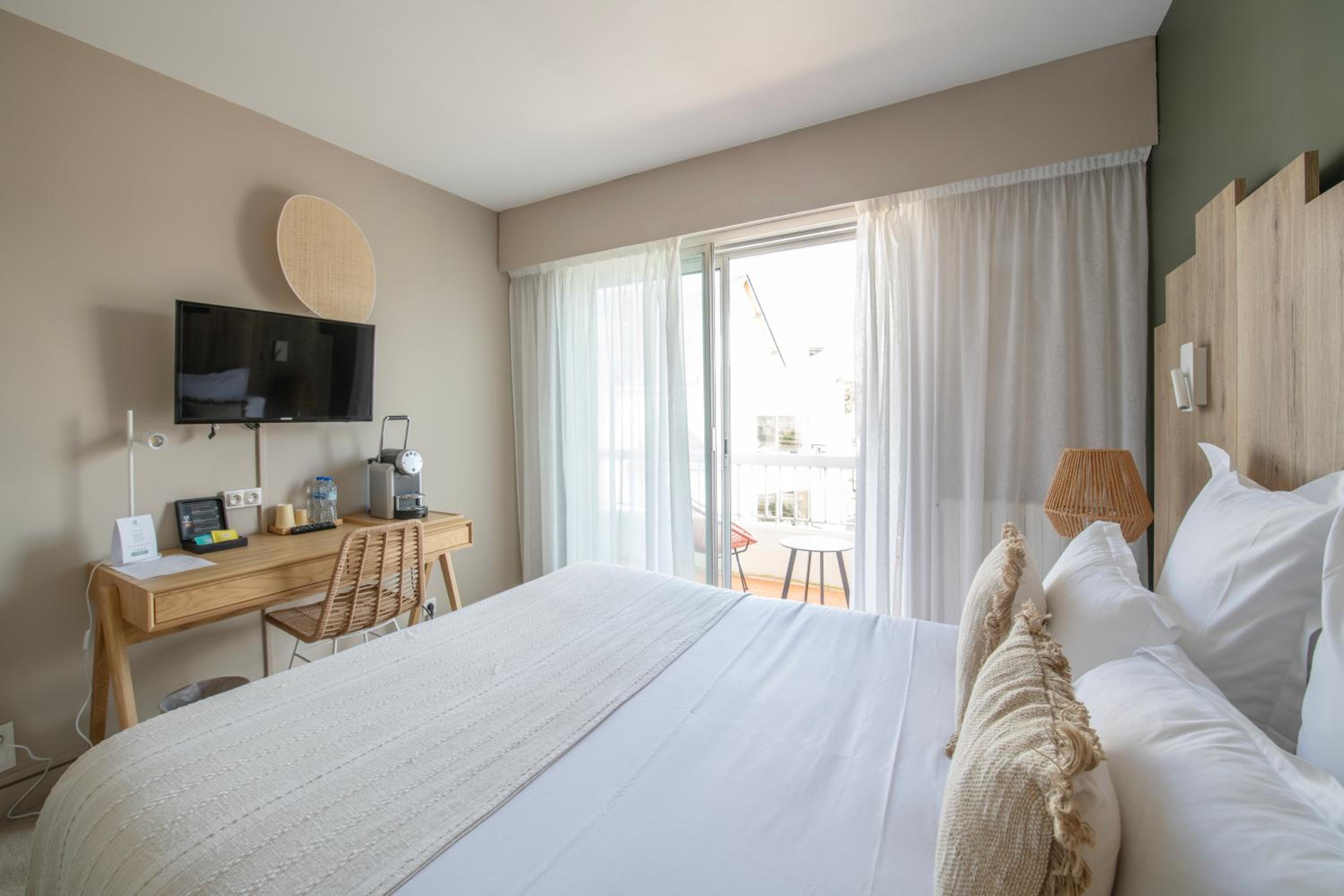 Cozy Room with Terrace - Photo 9