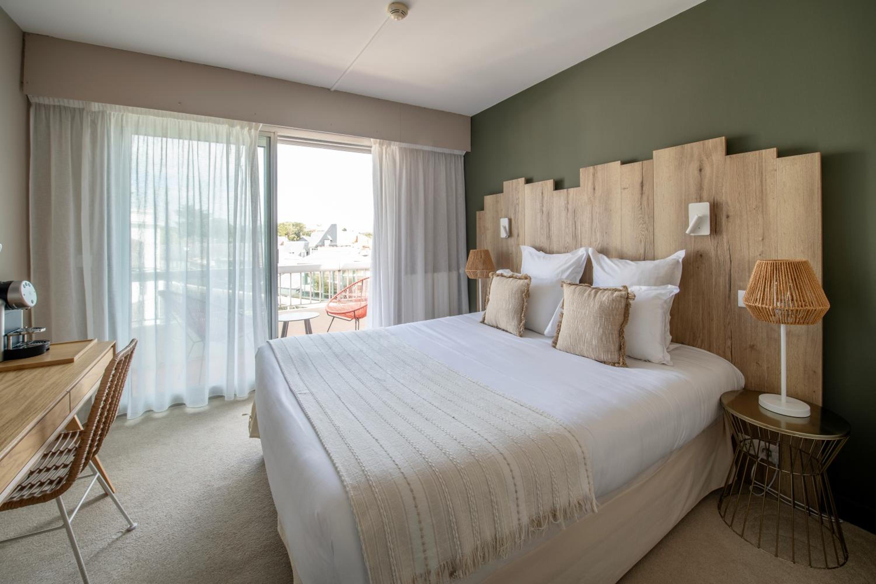 Cozy Room with Terrace - Photo 10