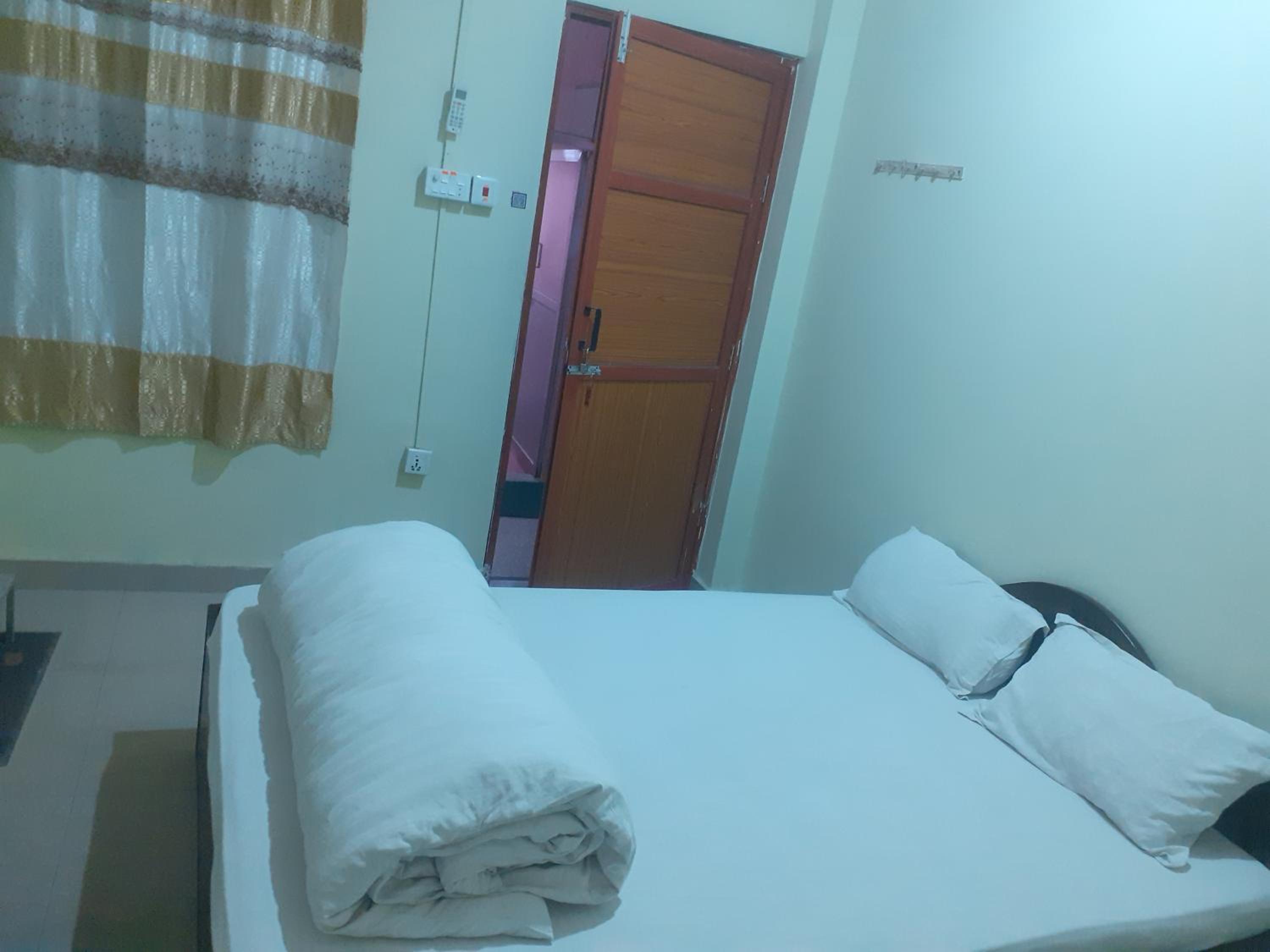 Double Or Twin Room With City View photo 2