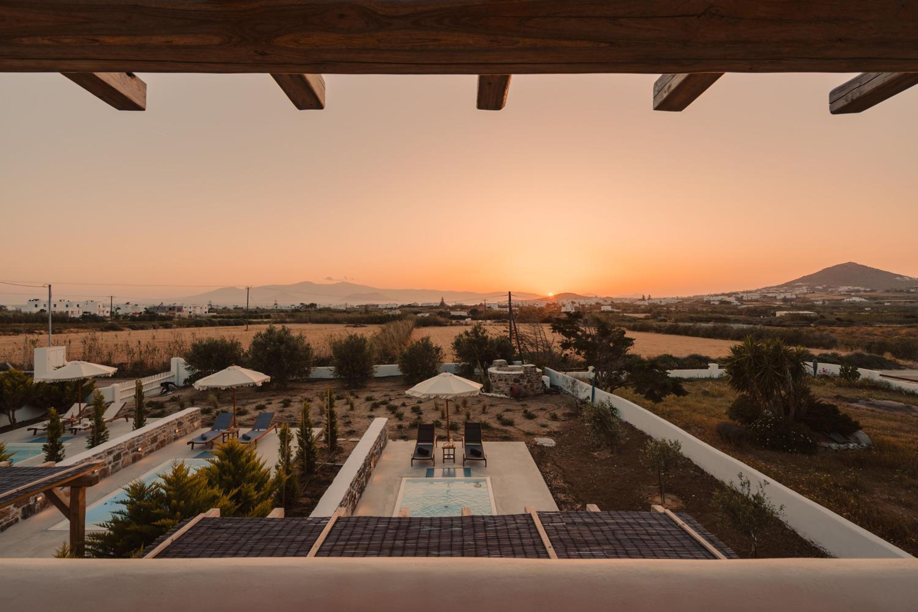 Villa with Private Pool - Photo 16