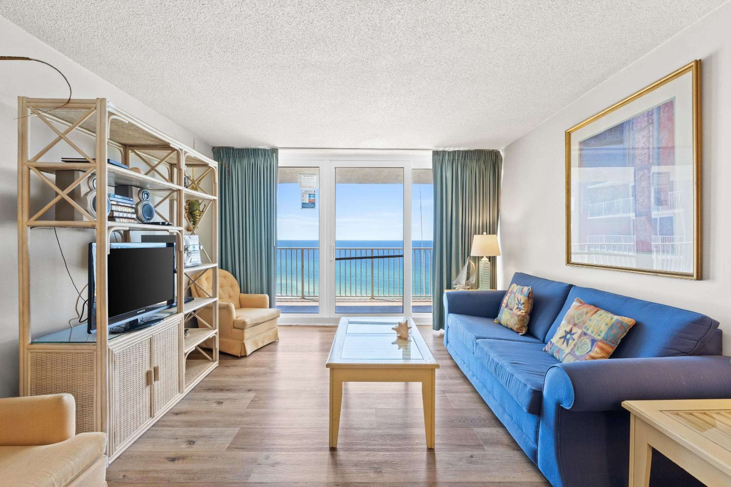 Two-Bedroom Apartment with Balcony and Sea View