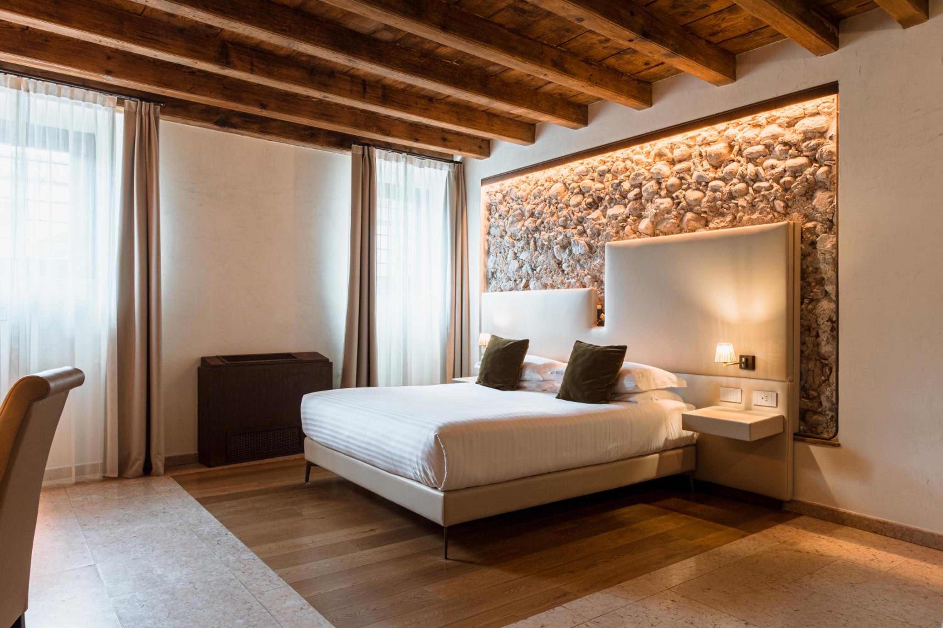 Deluxe Triple Room photo 2
