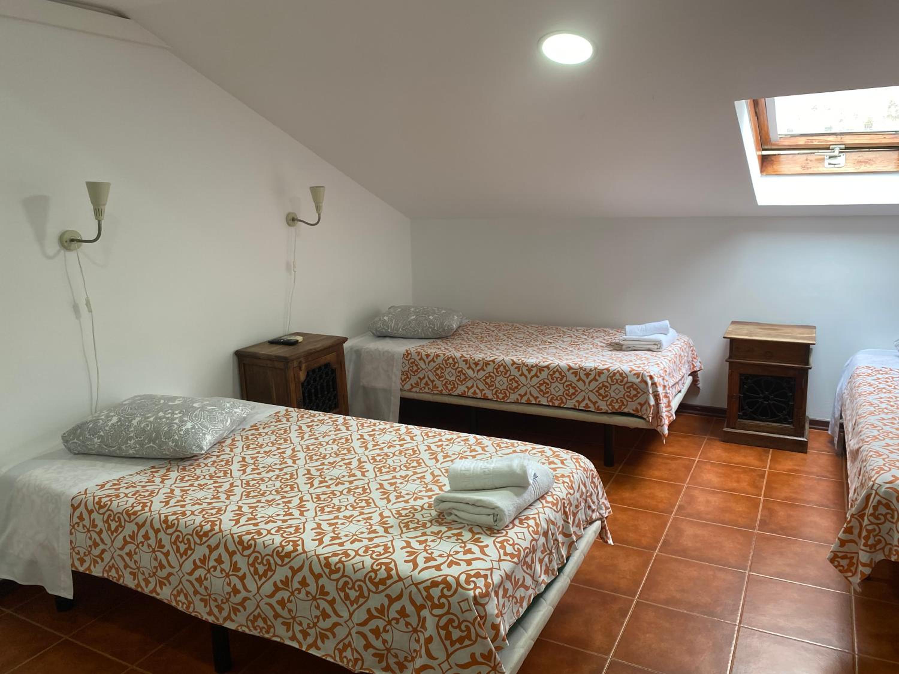 Triple Room with Shower - Photo 6