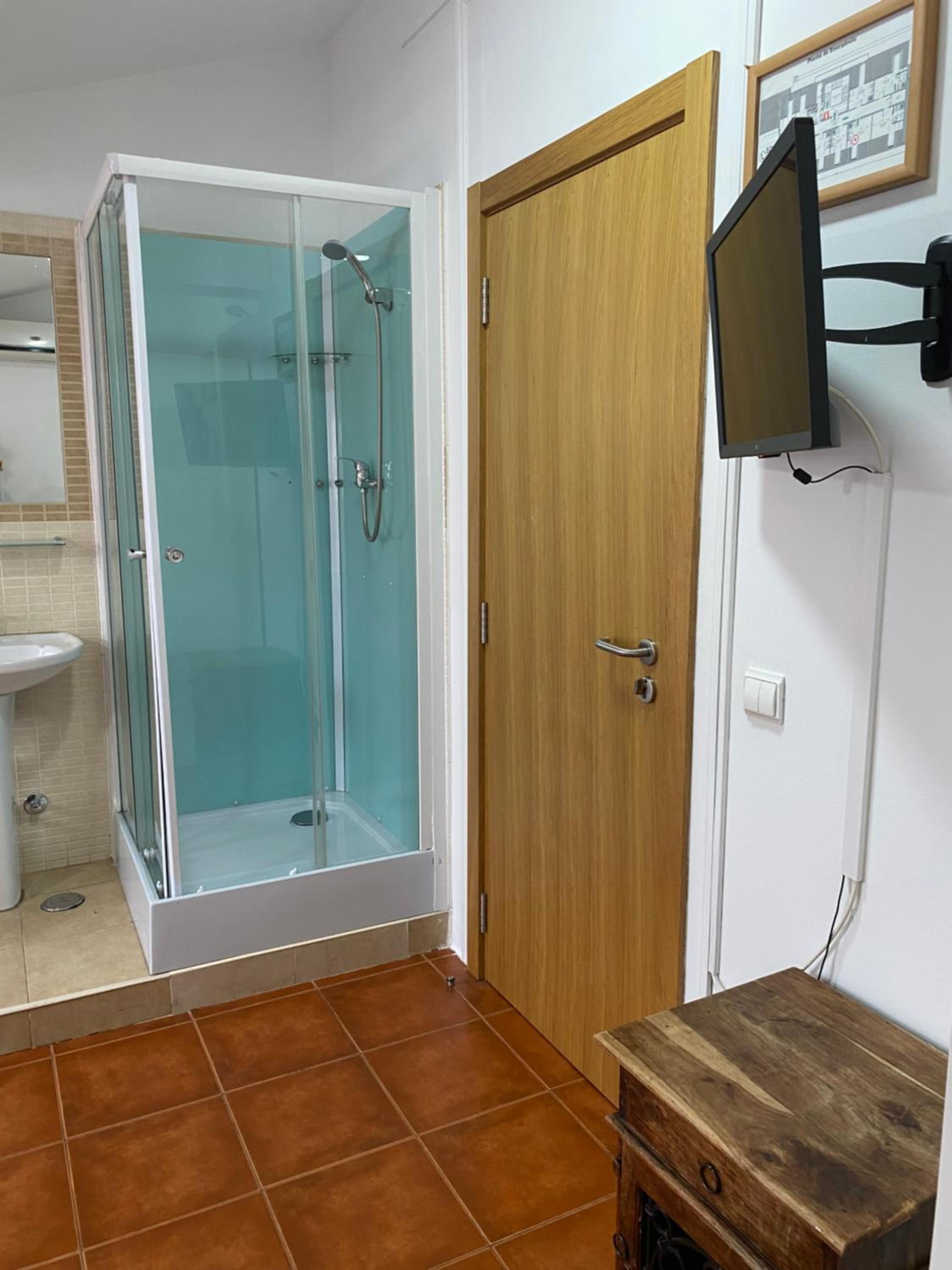 Triple Room with Shower - Photo 7