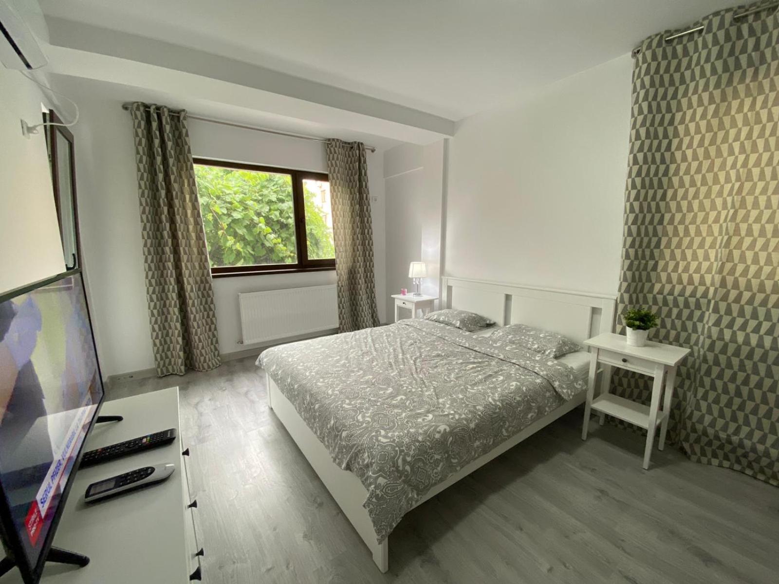 Apartment with Garden View