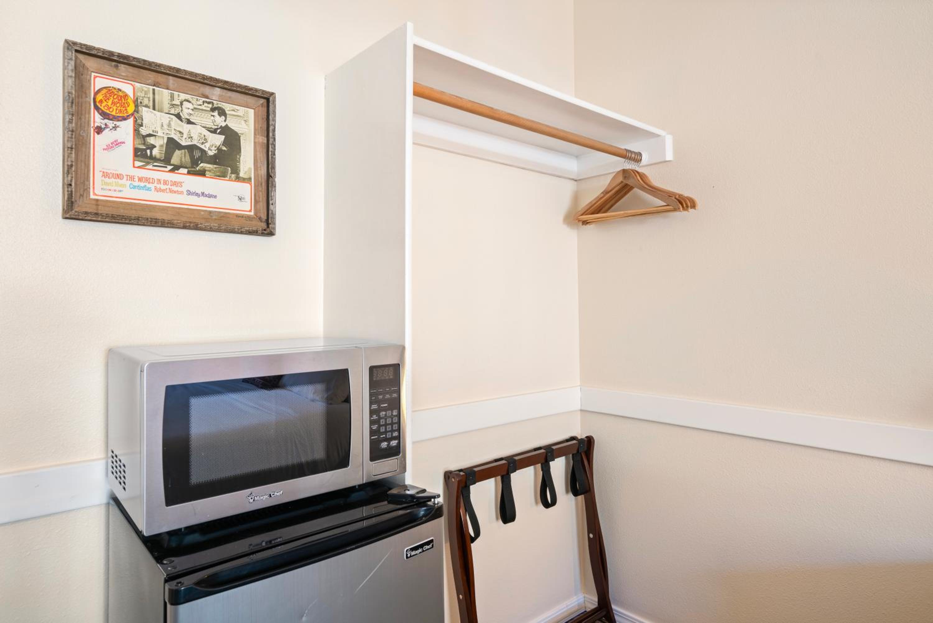 Queen Suite - Photo 2