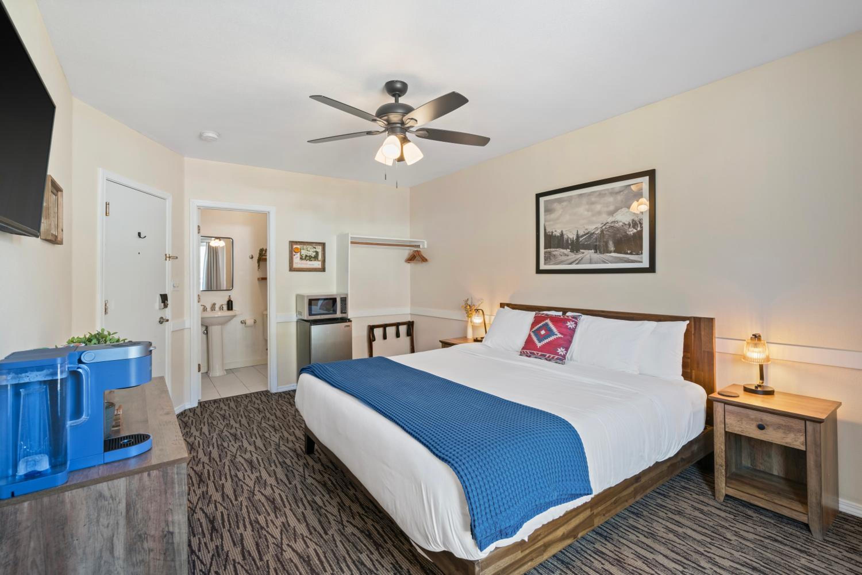 Queen Suite - Photo 6