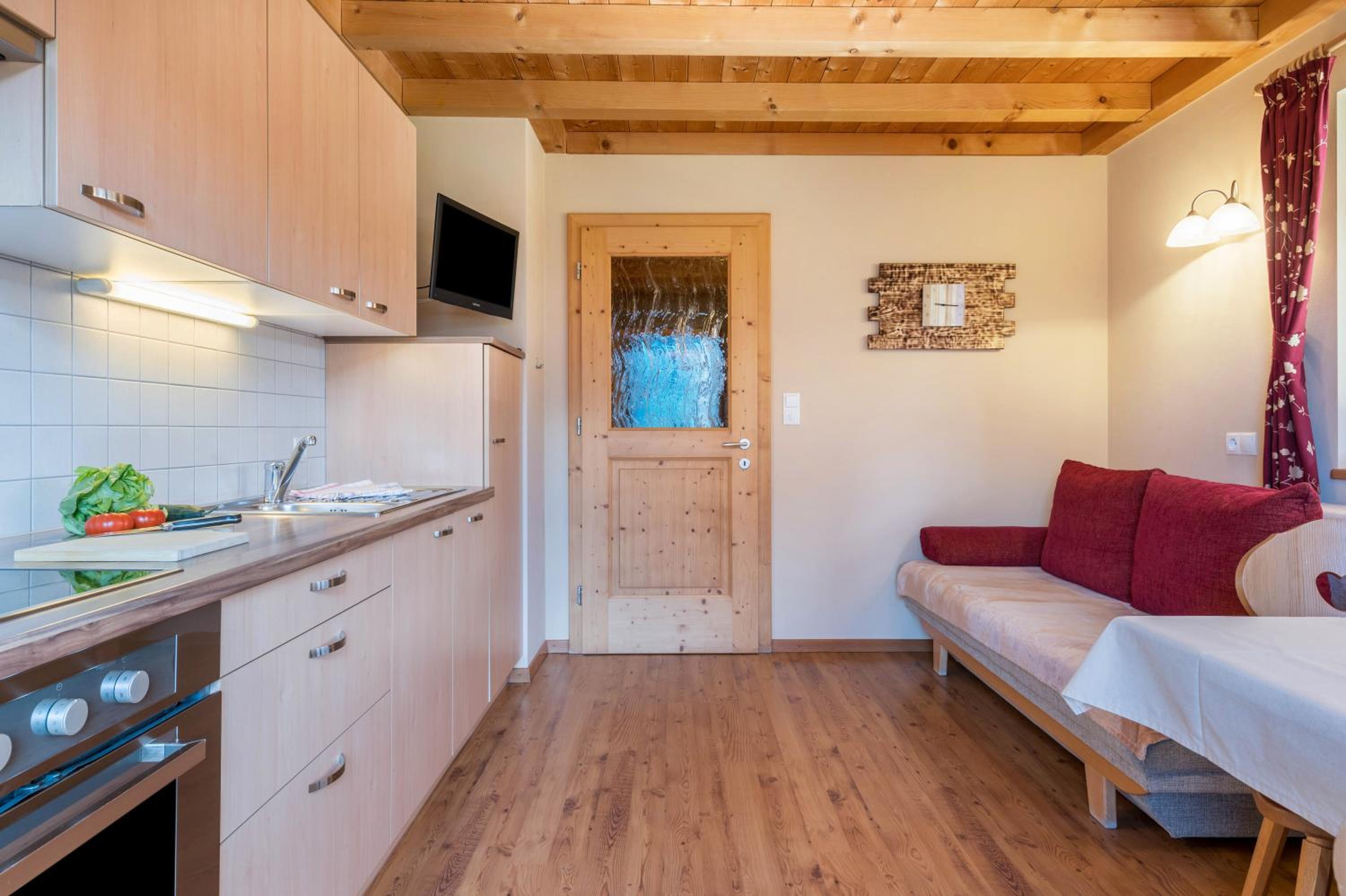 Two-Bedroom Deluxe Apartment with Garden View photo 2