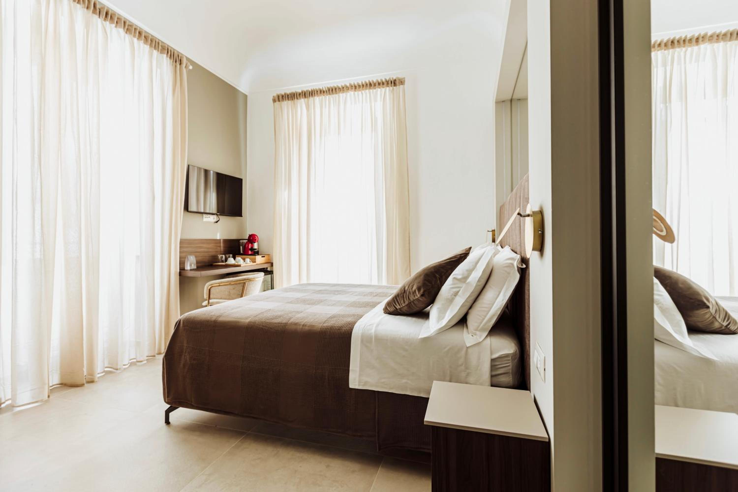 Deluxe Double Room with Balcony and Sea View photo 1