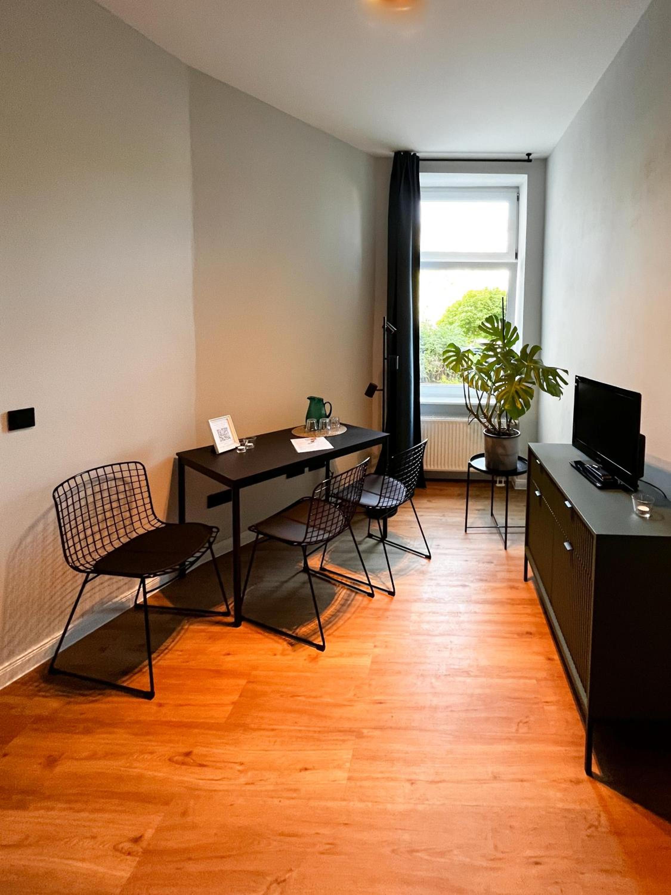Two-Bedroom Apartment - Photo 9